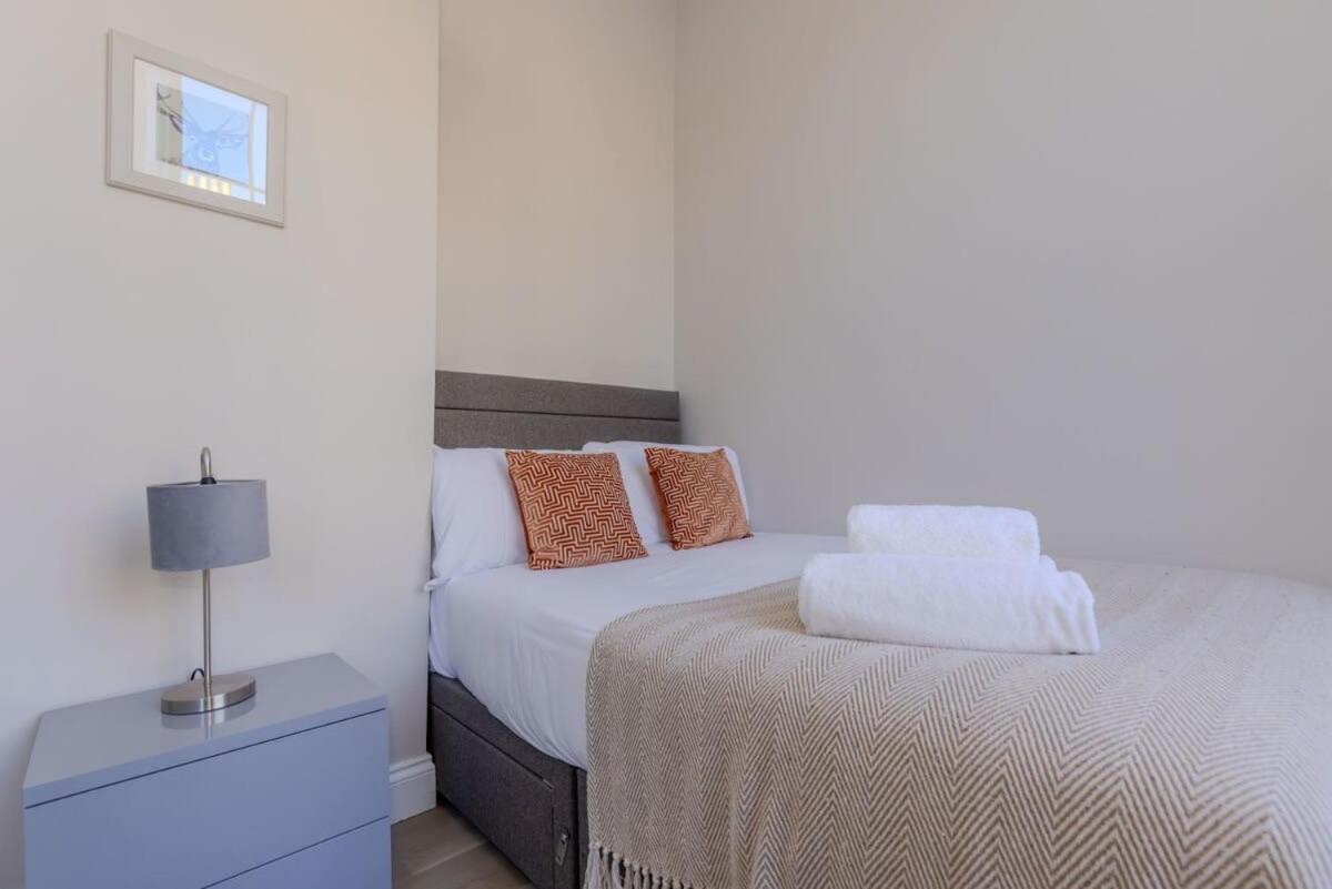 Dragon - Centre 2 Bed Apartment Edinburgh