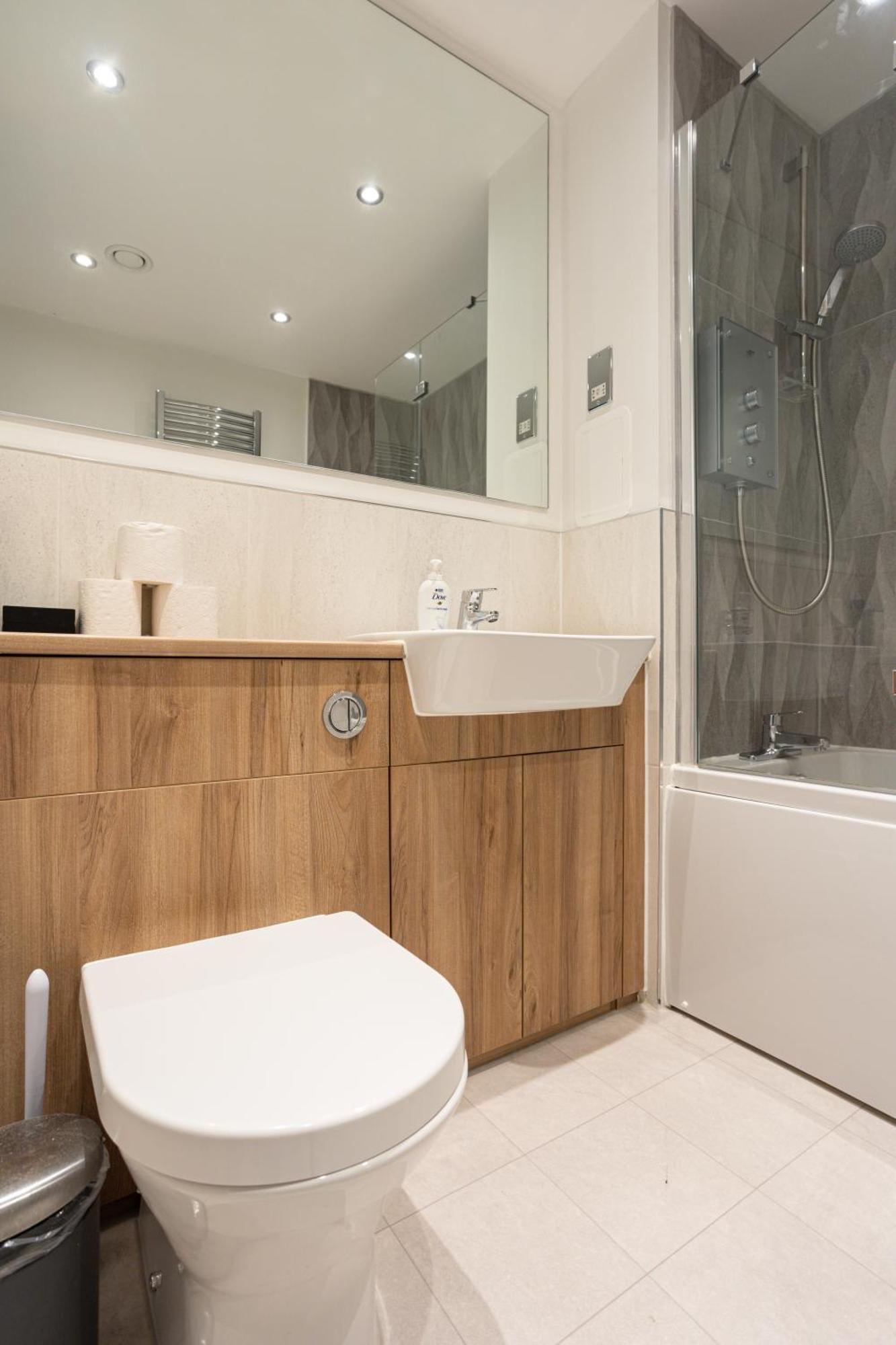 Comfy 2 Bedroom Near Centre *