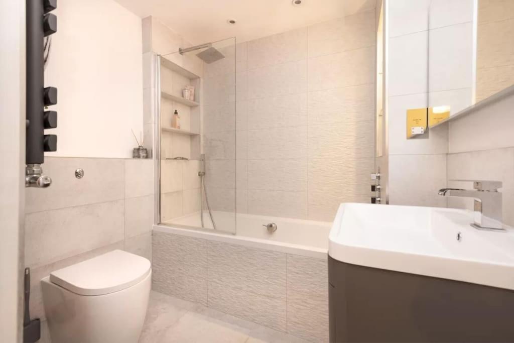 Stylish Flat With Free Parking EDI