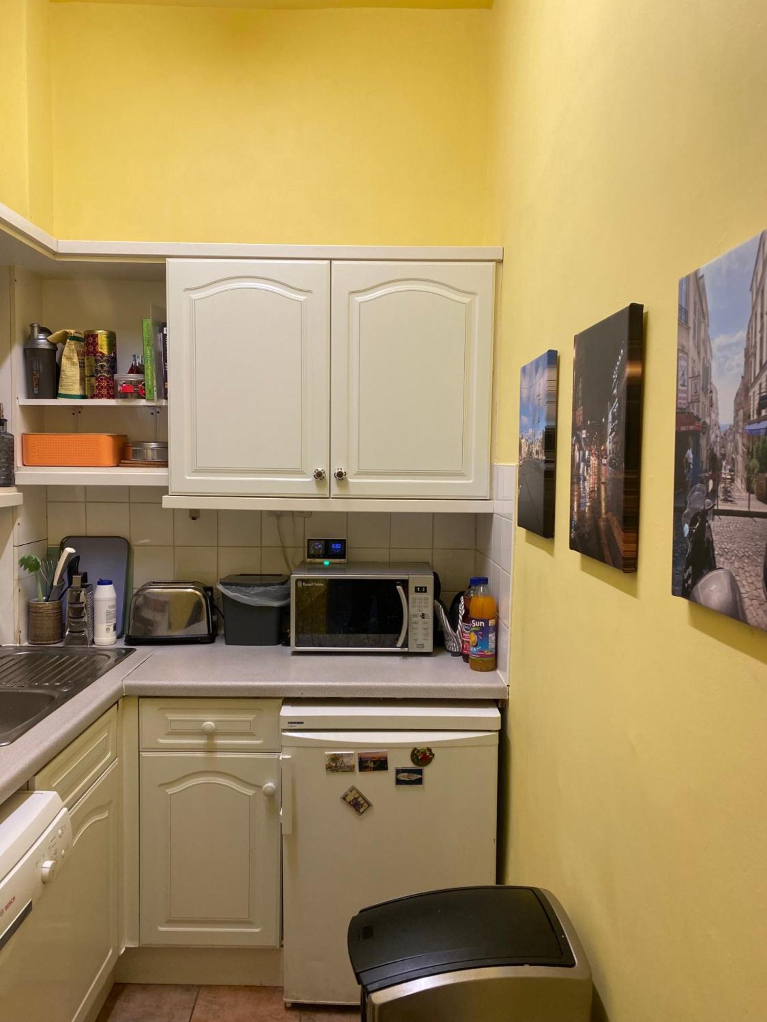 In Historic Tenement Shared Near Old Town Homestay