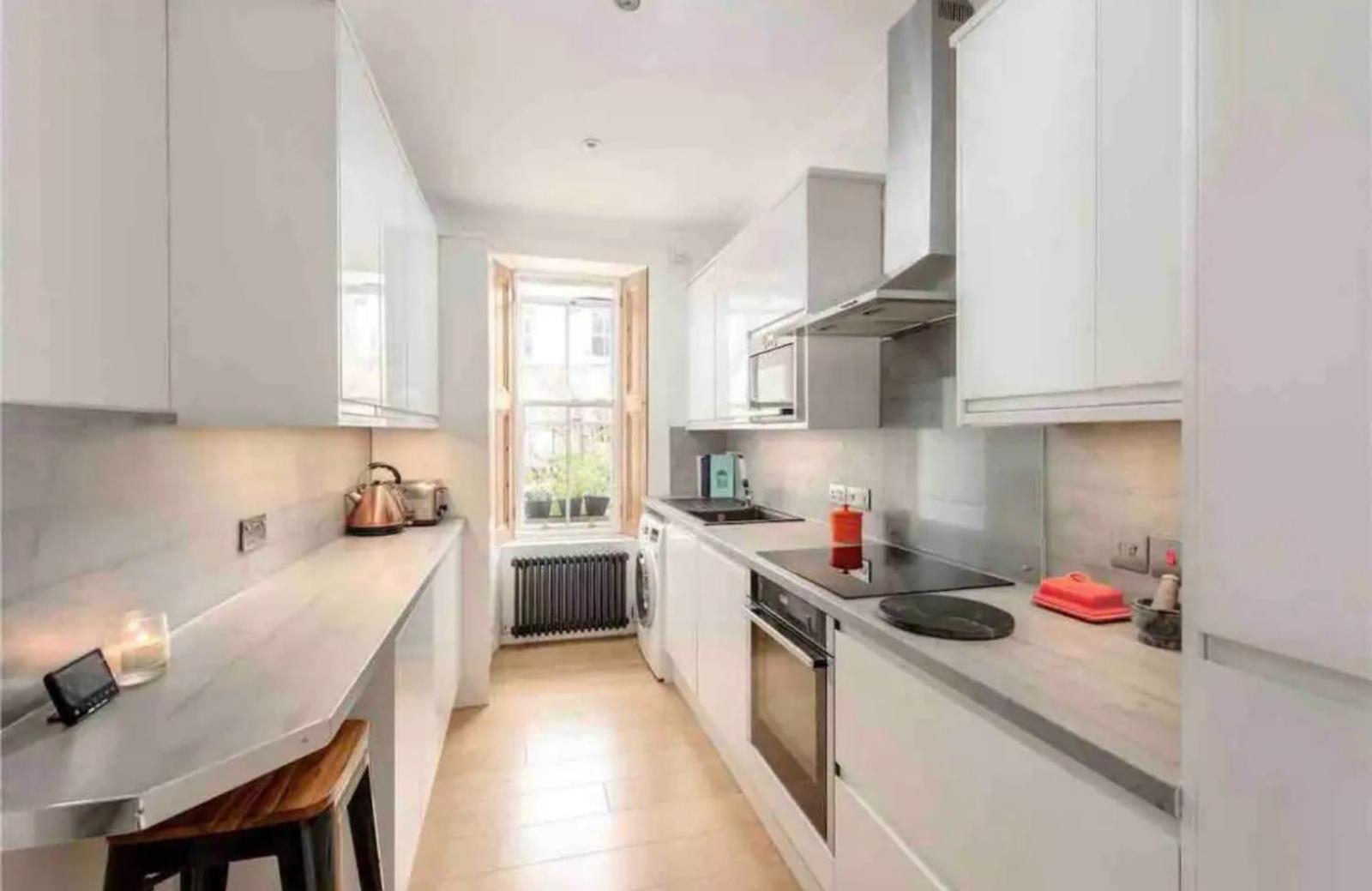 Amazing - Avondale Pl By Stockbridge Apartment