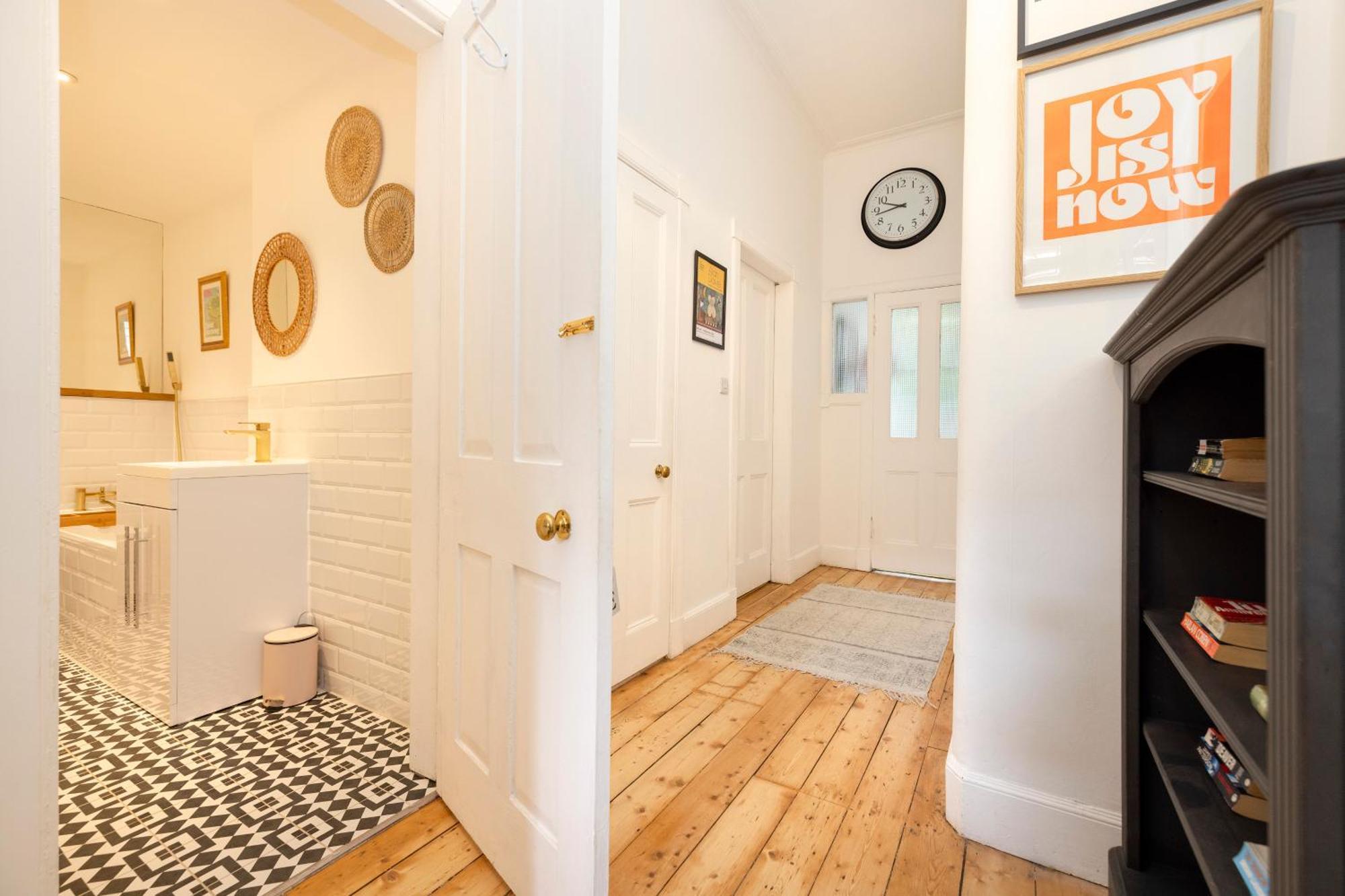 Elegant Stockbridge 2-bedroom - Ground Floor Apartment