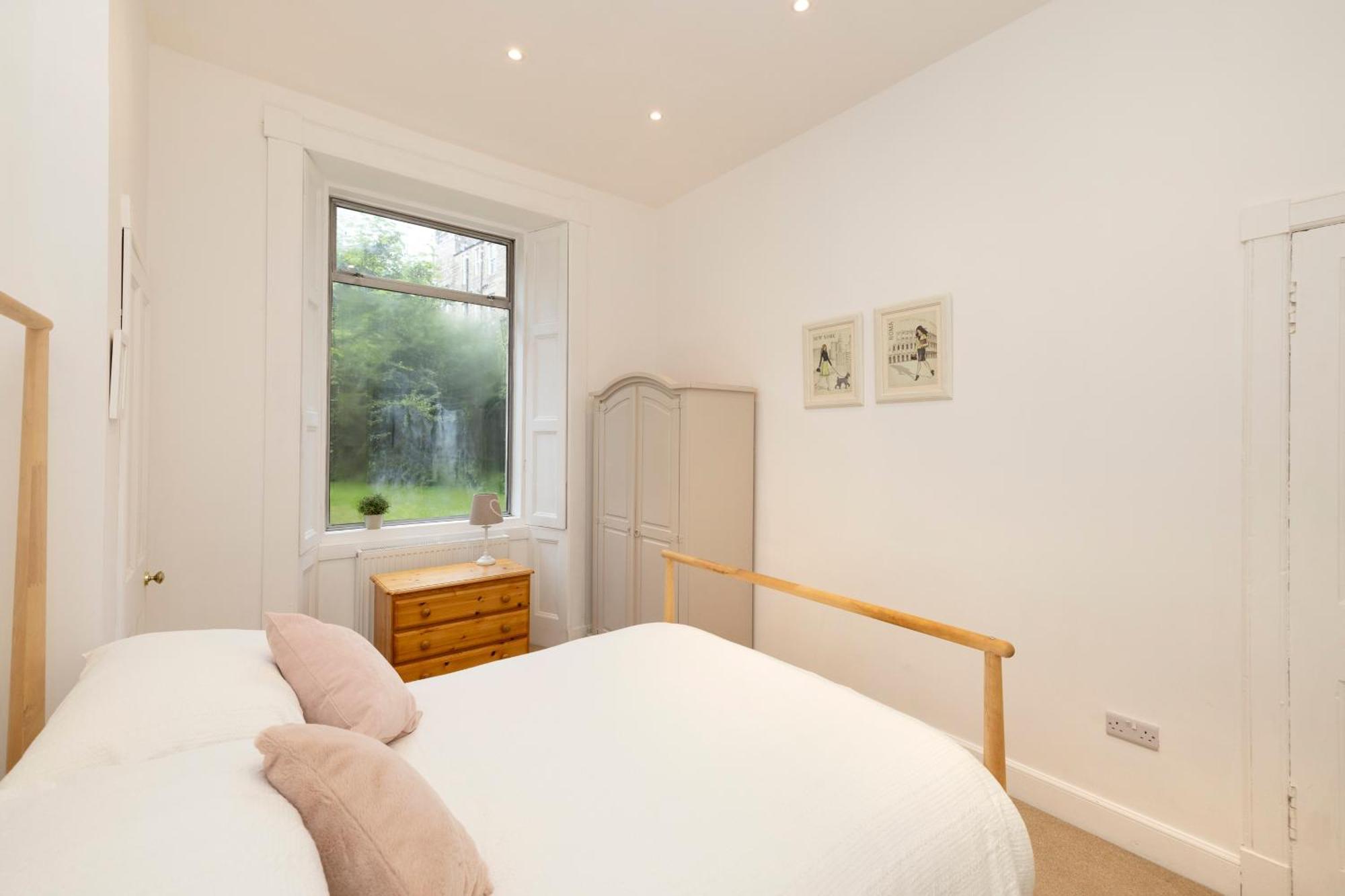 Apartment Elegant Stockbridge 2-bedroom - Ground Floor *