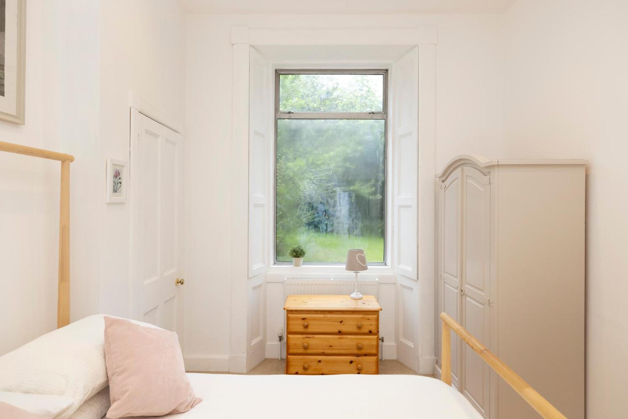 Elegant Stockbridge 2-bedroom - Ground Floor Apartment *