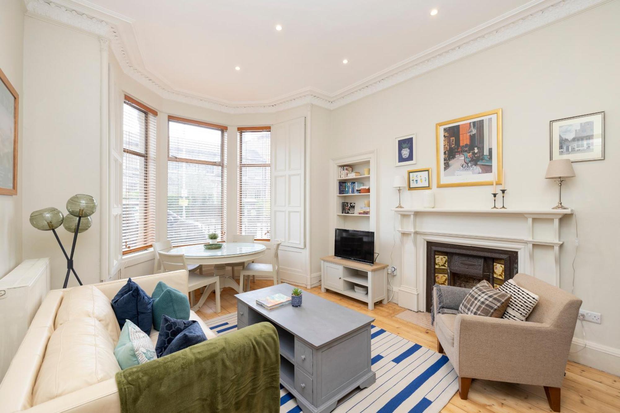 Elegant Stockbridge 2-bedroom - Ground Floor Apartment Edinburgh