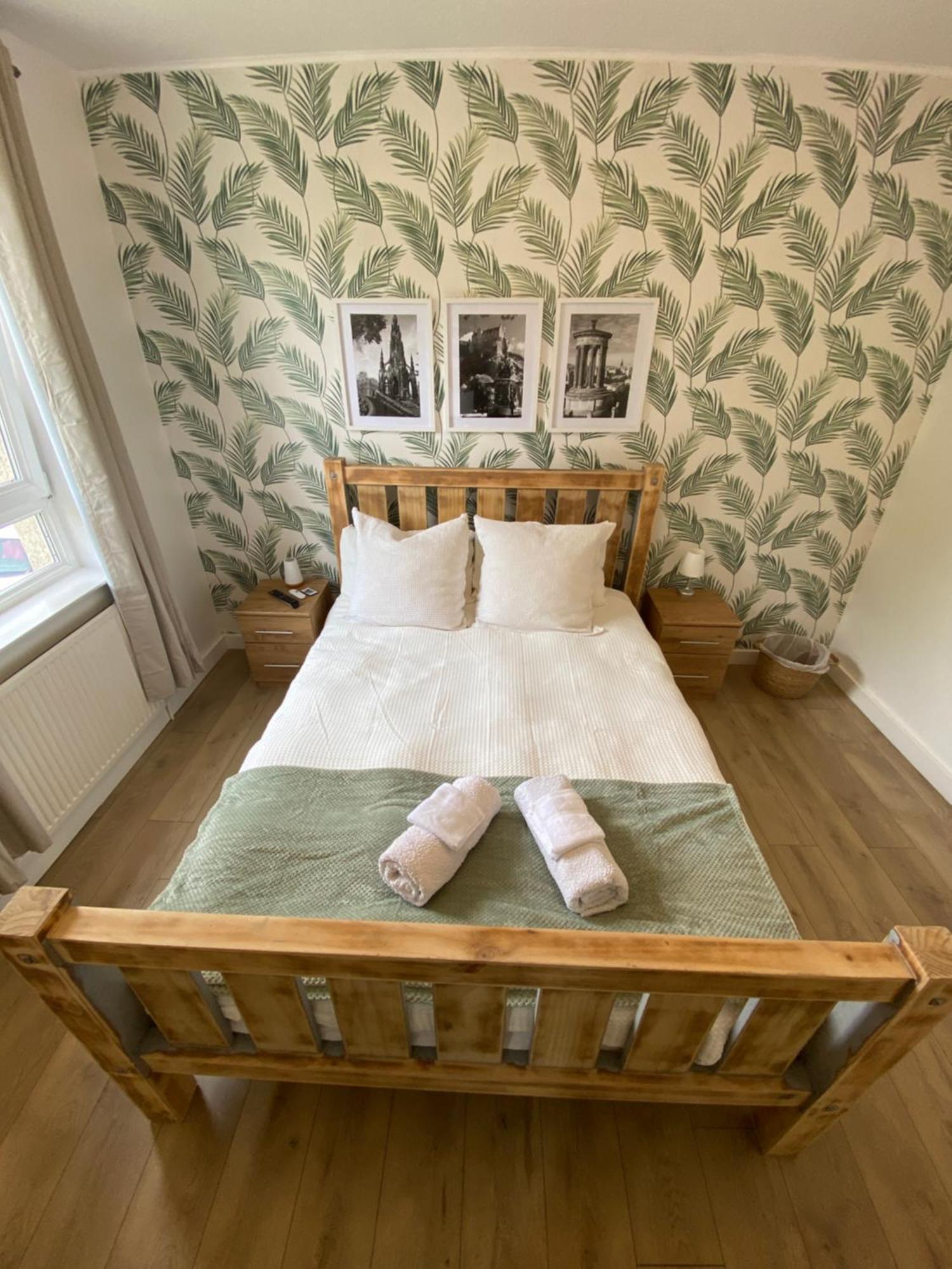 Apartment Modern Quiet Center Airport 2 Bedroom EDI