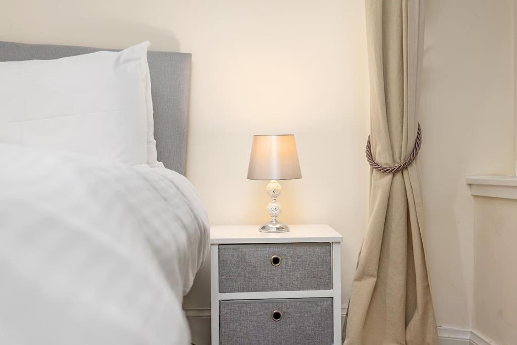 Apartment Two Bedroom Apartment-central Edinburgh-old Town-licensed *