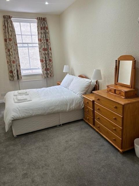 Apartment Royal Mile Tron Square 3 Double Bedrooms Fantastic Location Parking Edinburgh