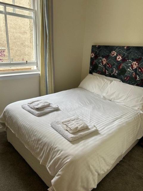 Apartment Royal Mile Tron Square 3 Double Bedrooms Fantastic Location Parking *