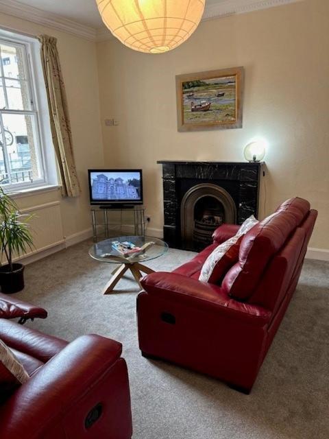 Apartment Royal Mile Tron Square 3 Double Bedrooms Fantastic Location Parking Edinburgh