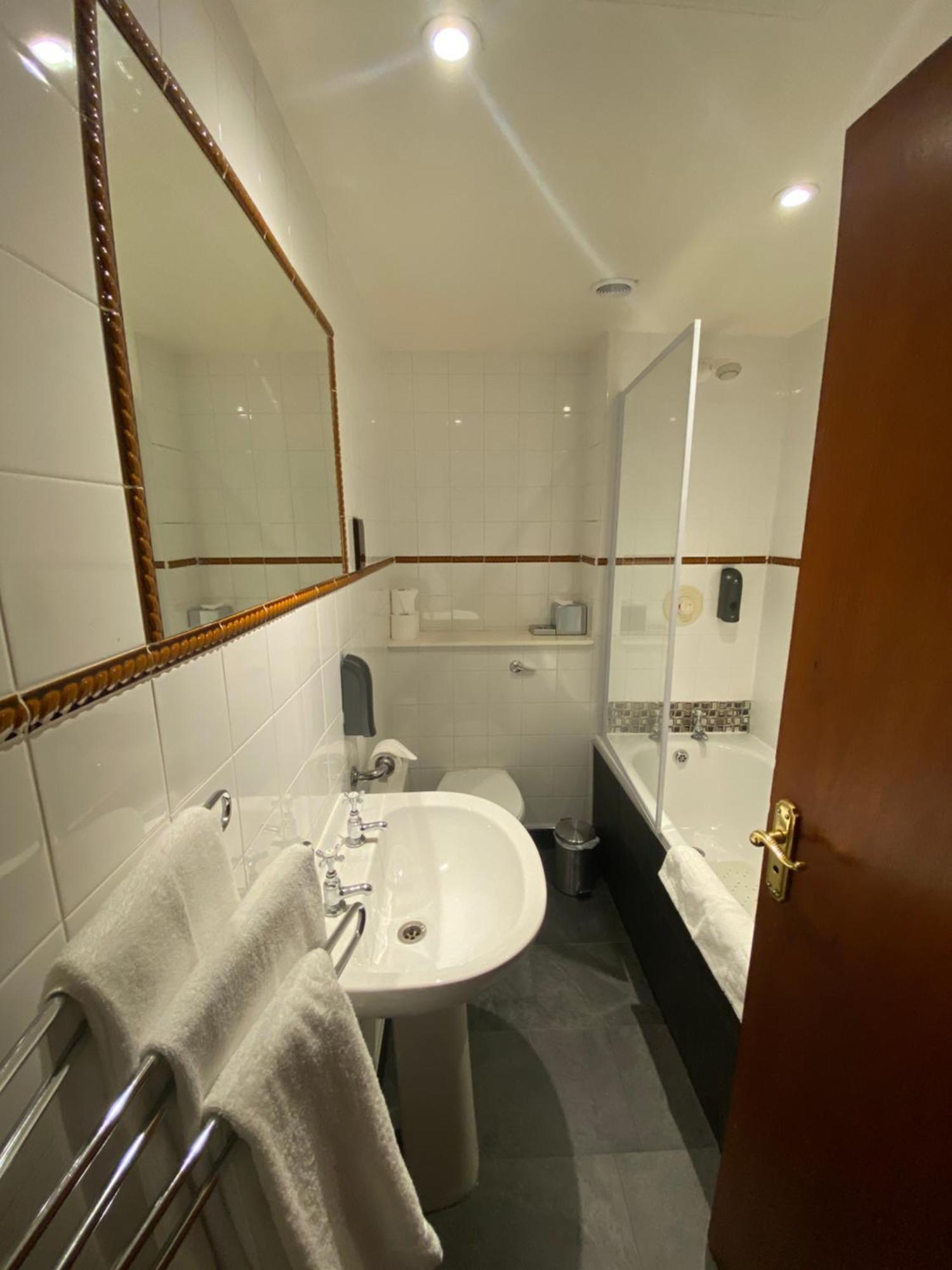 No6 West Coates 3* Edinburgh