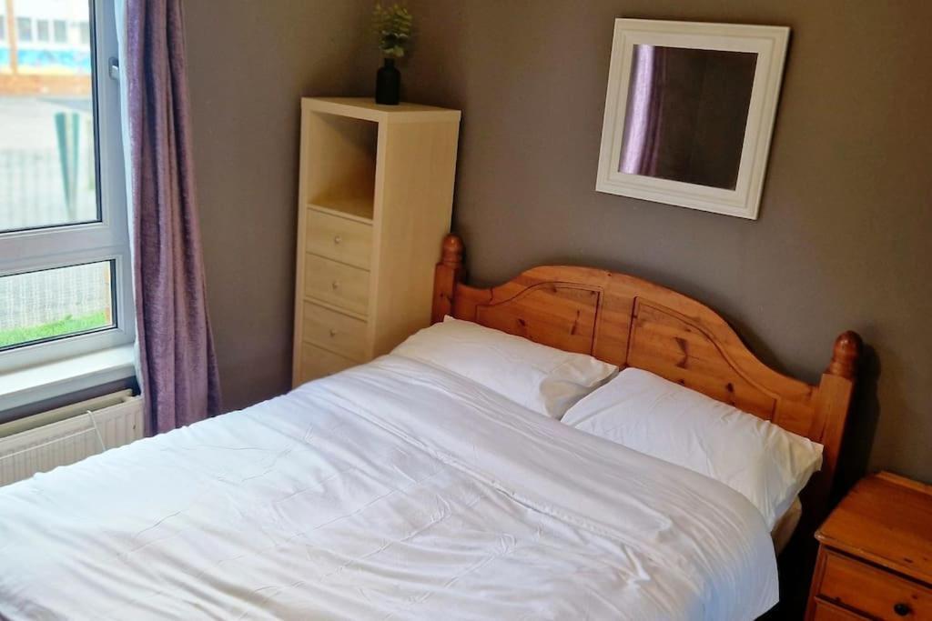 Discover Urban Oasis-two Bedroom Flat * Edinburgh