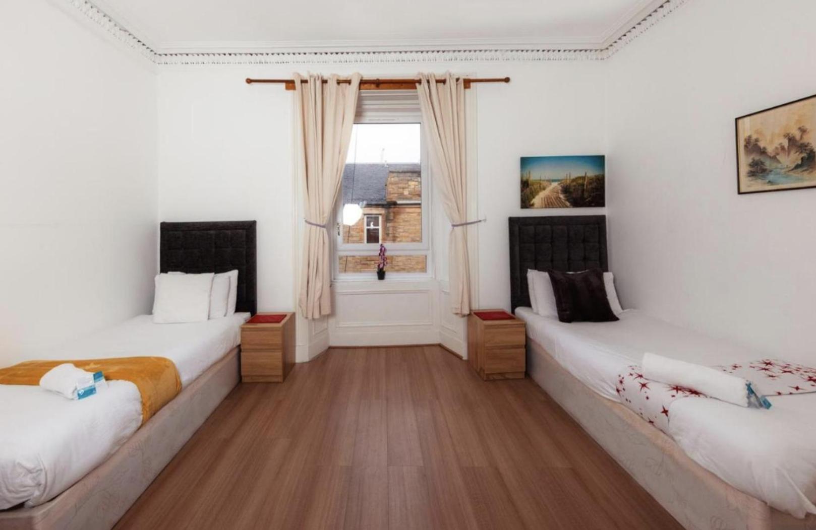 Desirable - City Centre Apartment Edinburgh