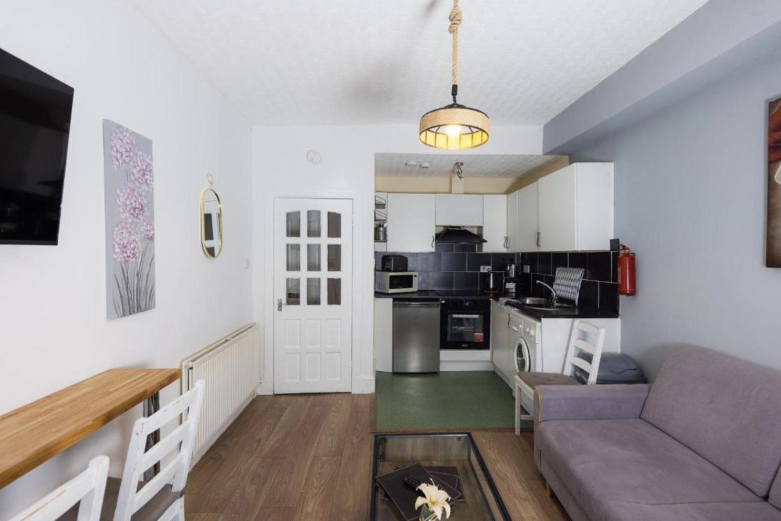 Warm & Welcoming In City Centre - Meadows 6 Apartment