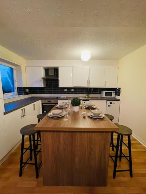 Two Bedrooms With Free Parking Edinburgh