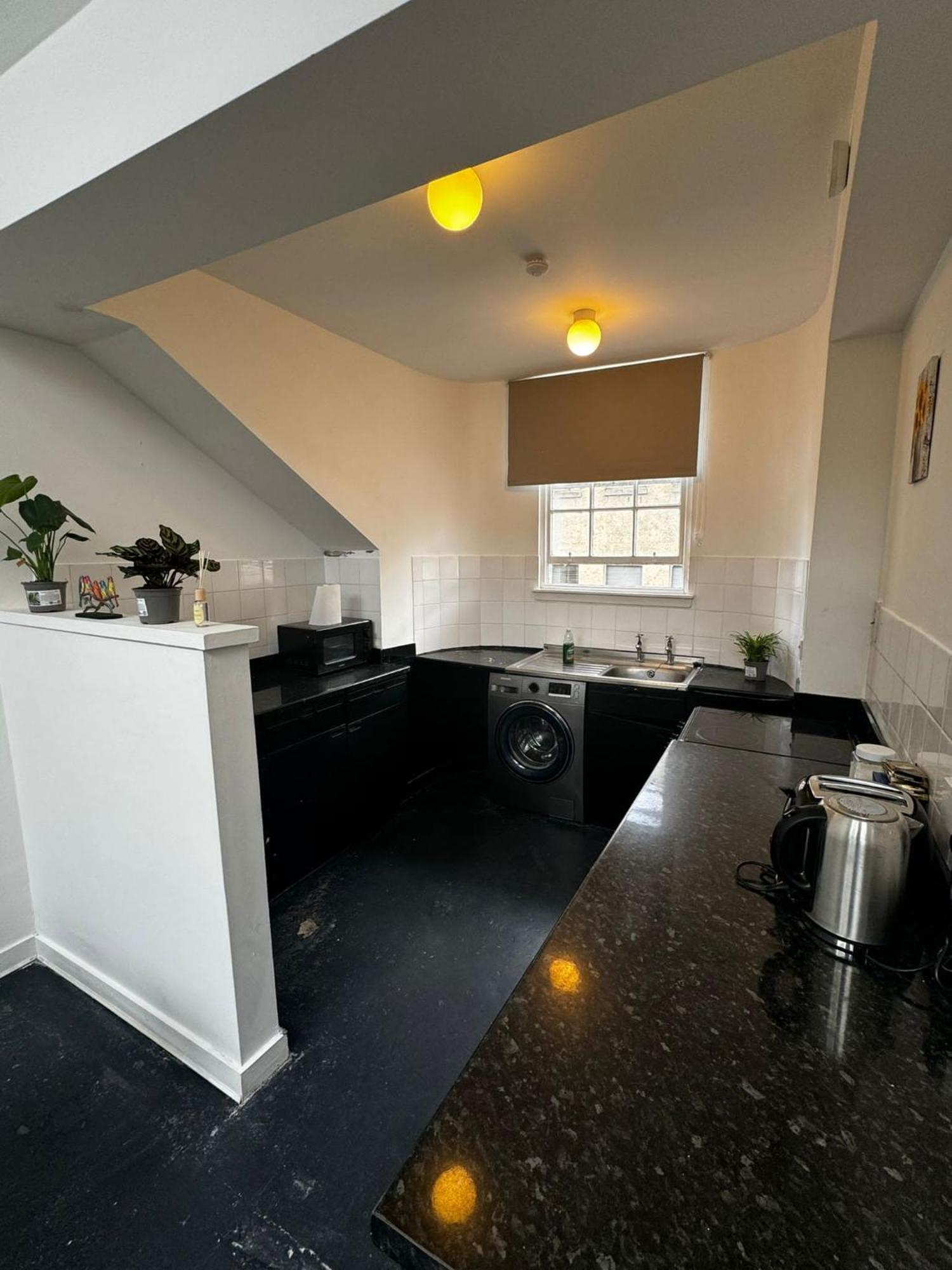 Victoria Street View Flat In Eb10 Apartment EDI