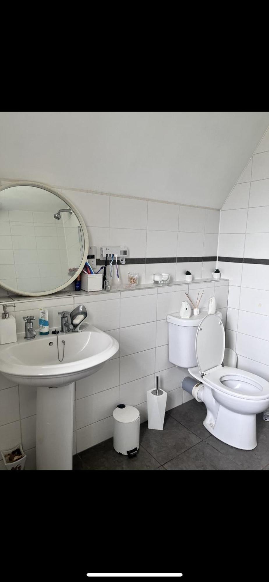 Privatunterkunft Private Bedroom In Detached In Newington *