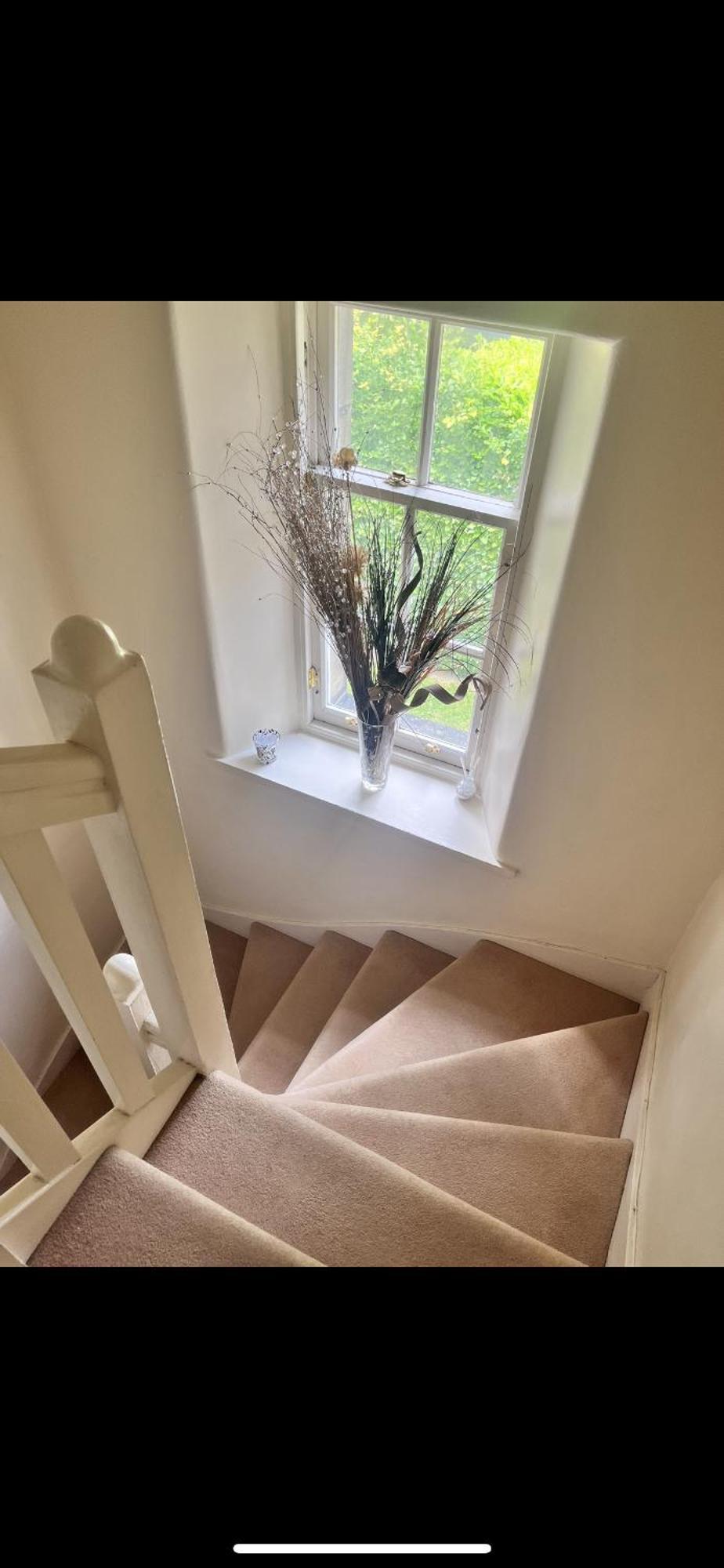 Private Bedroom In Detached In Newington * EDI