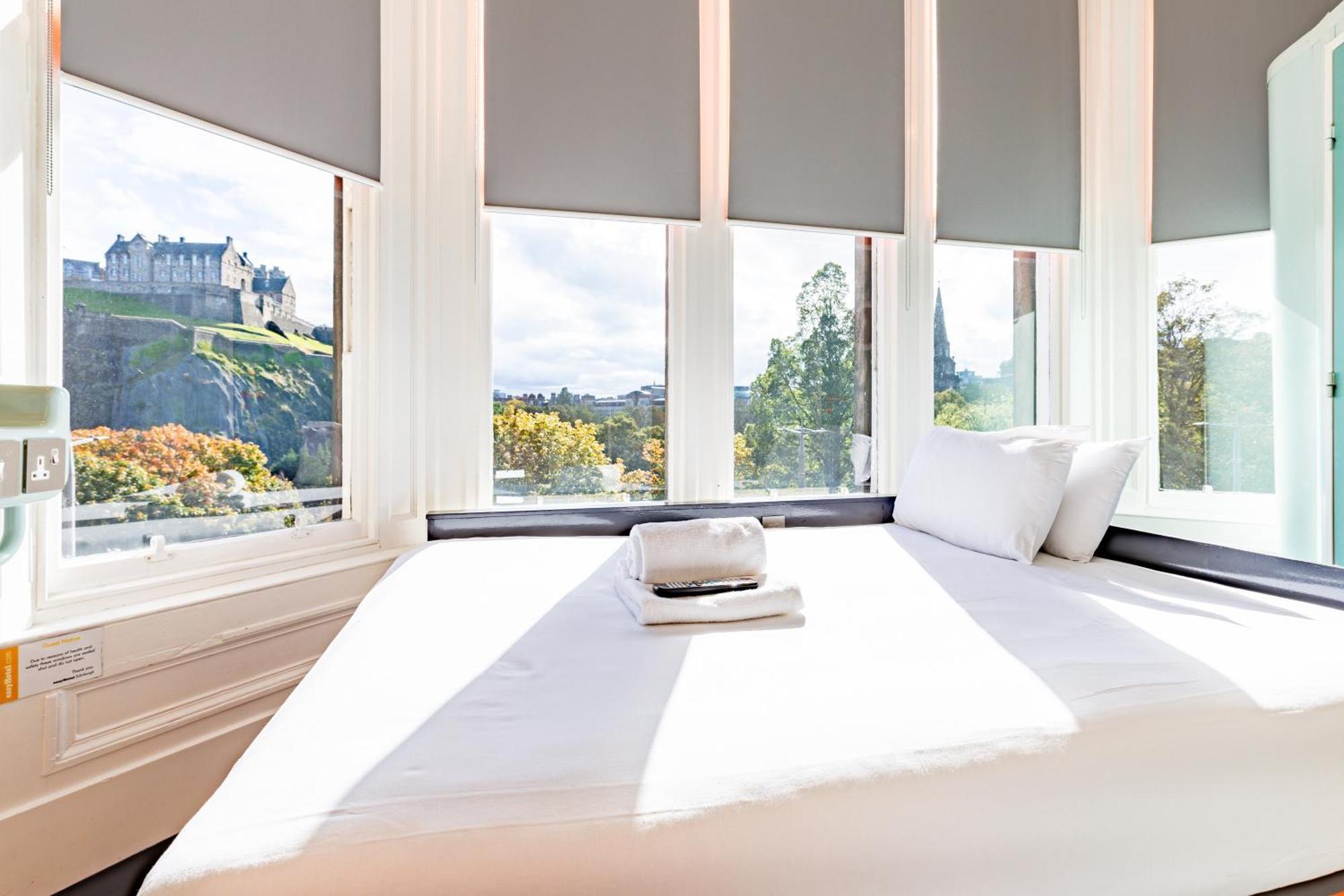 Easyhotel 2*