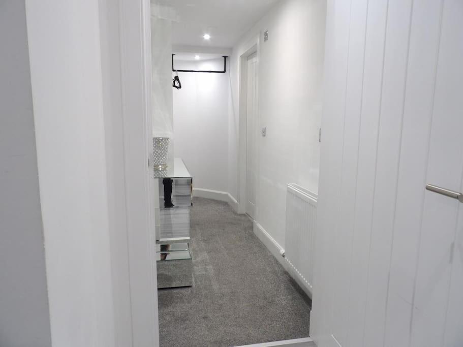 Modern 3bhk Near Zoo *