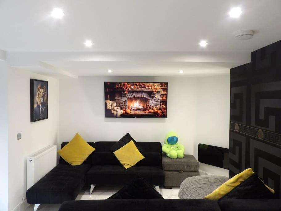 Apartment Modern 3bhk Near Zoo *