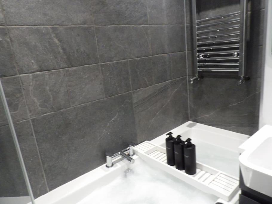 Apartment Modern 3bhk Near Zoo Edinburgh