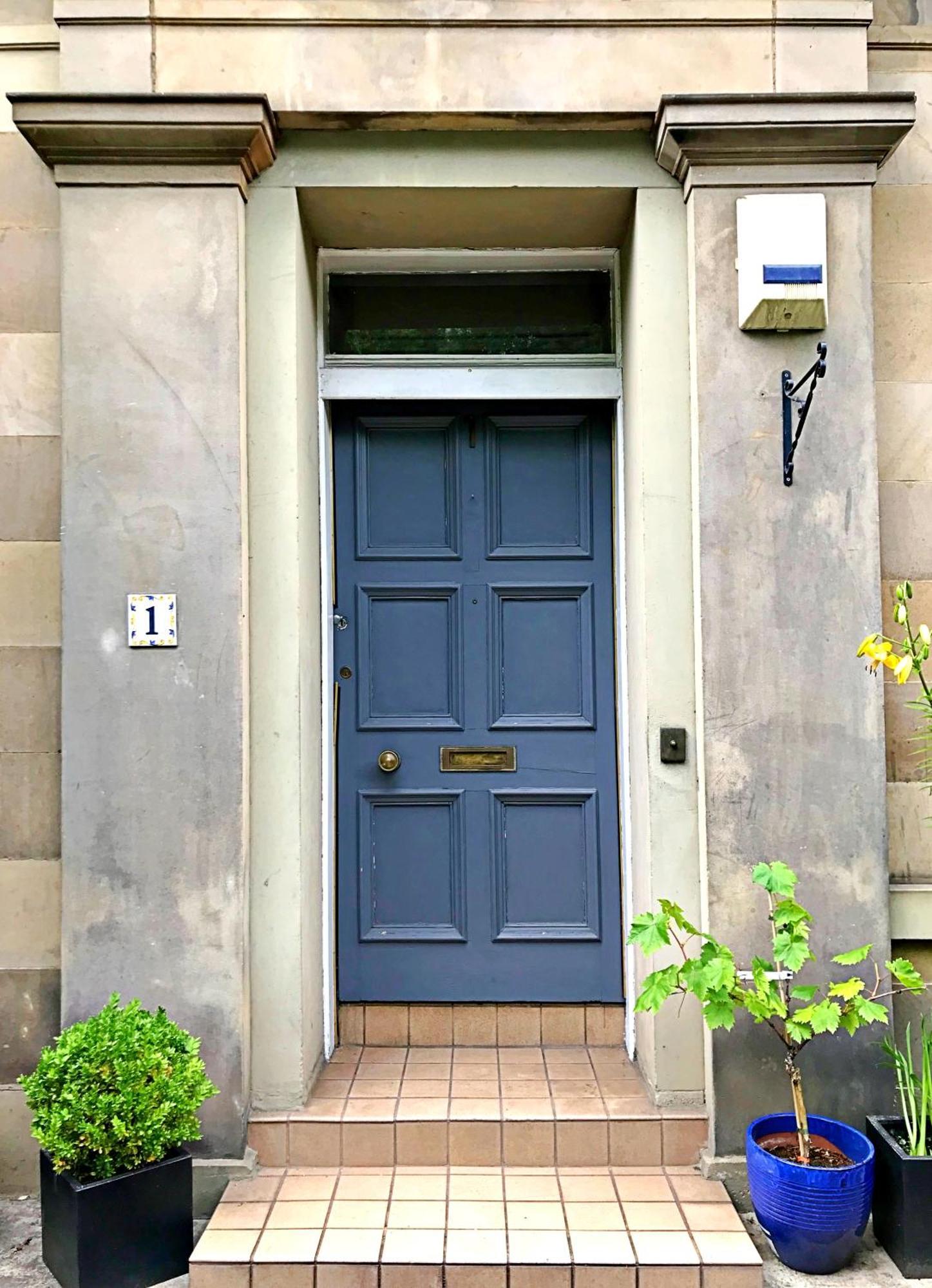 Beautifully Decorated 2bed Apt- Gem In Center * EDI
