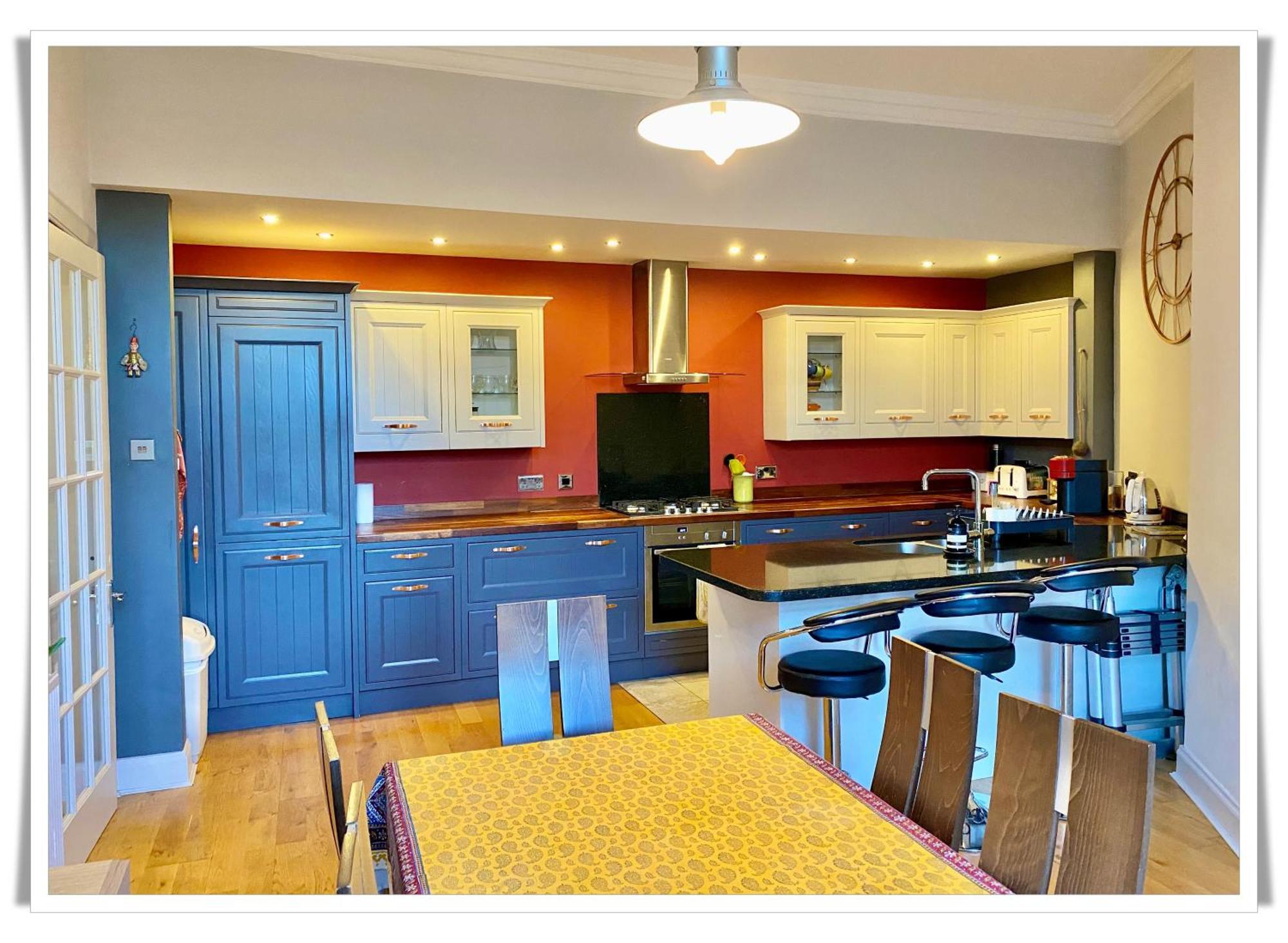 Apartment Beautifully Decorated 2bed Apt- Gem In Center EDI