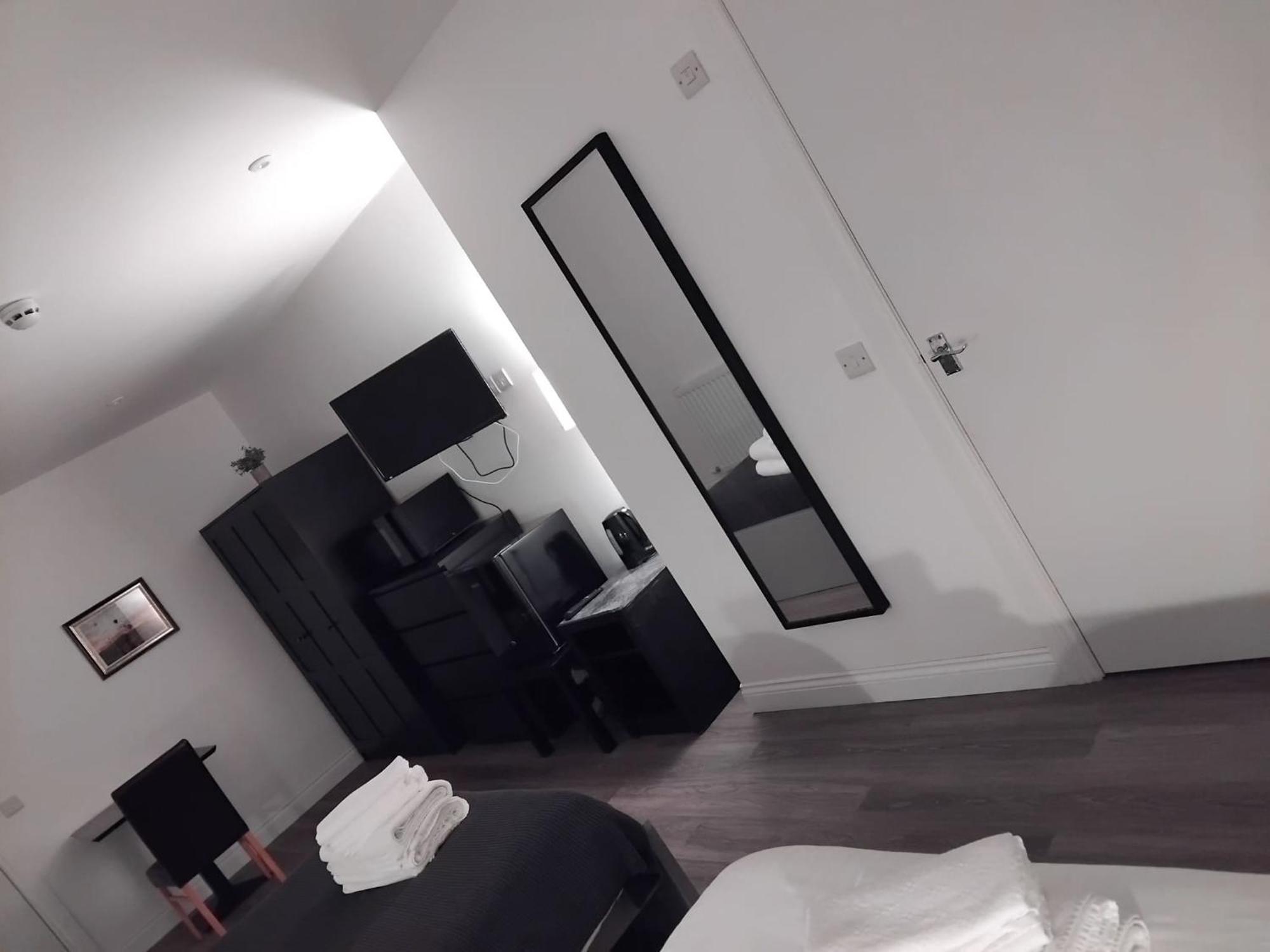 Victoria Park House Hostel *