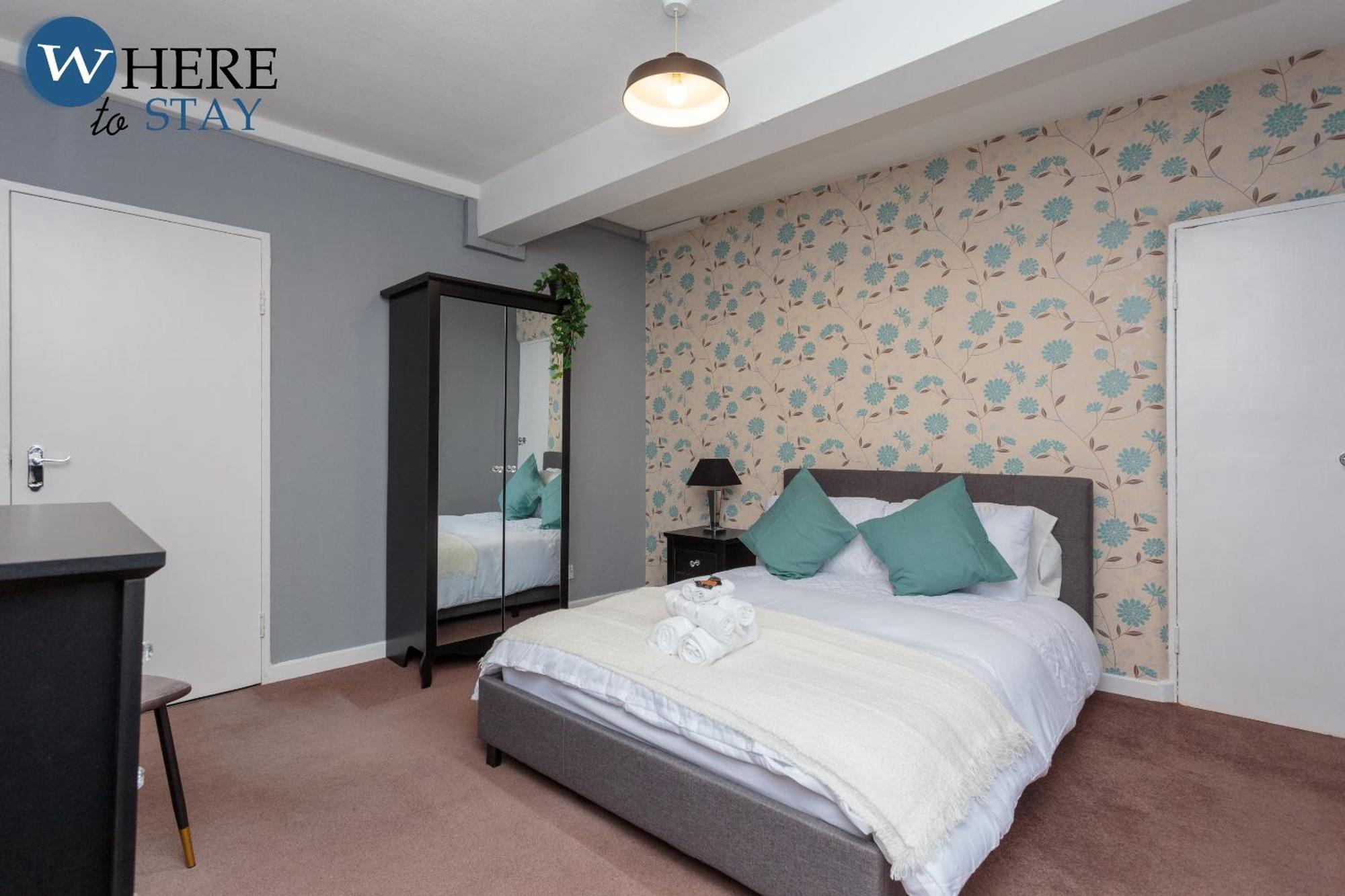 Stunning 3 Bedroom Apartment EDI