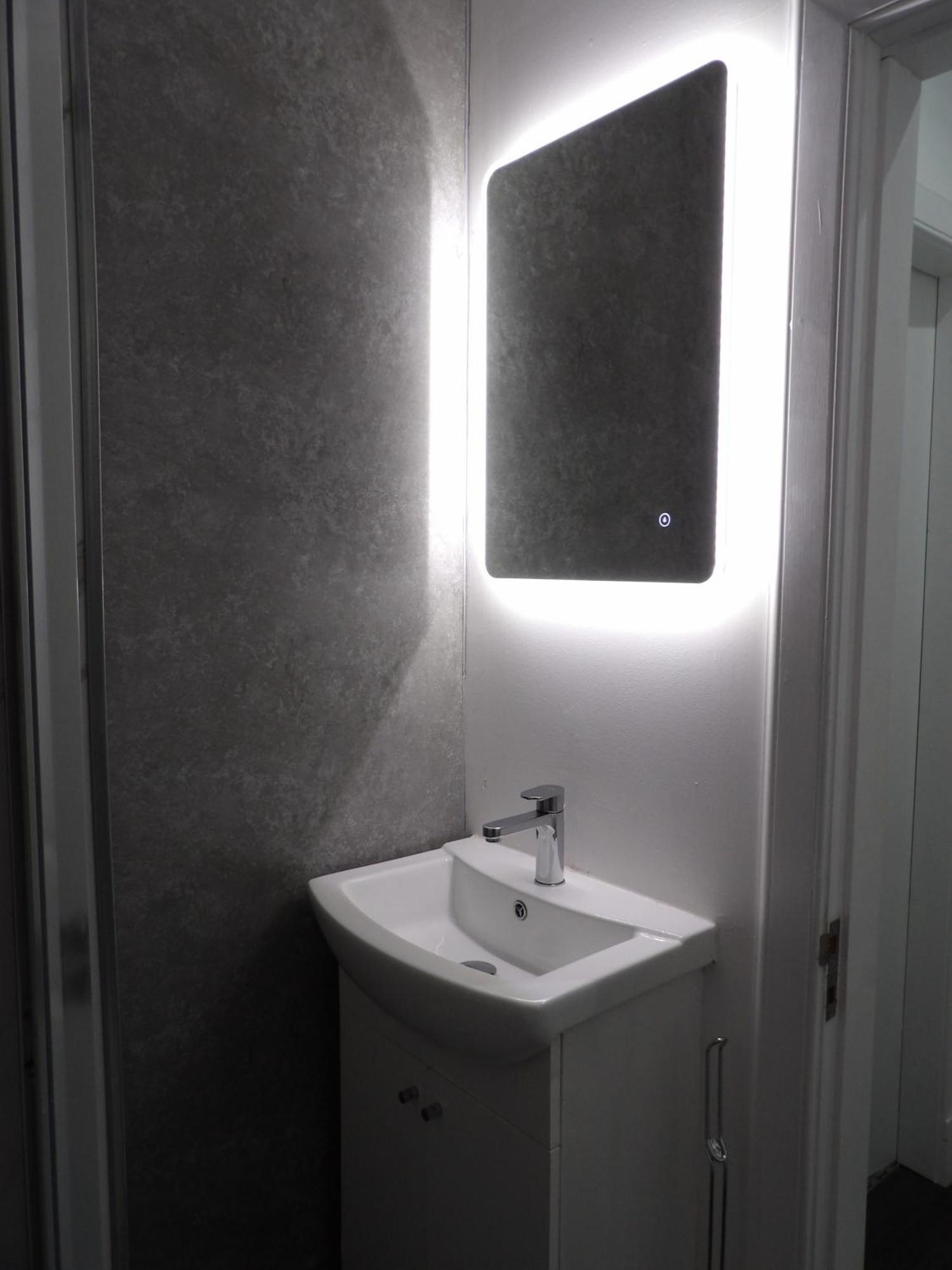 Architect Designed Meadows Apartment Edinburgh