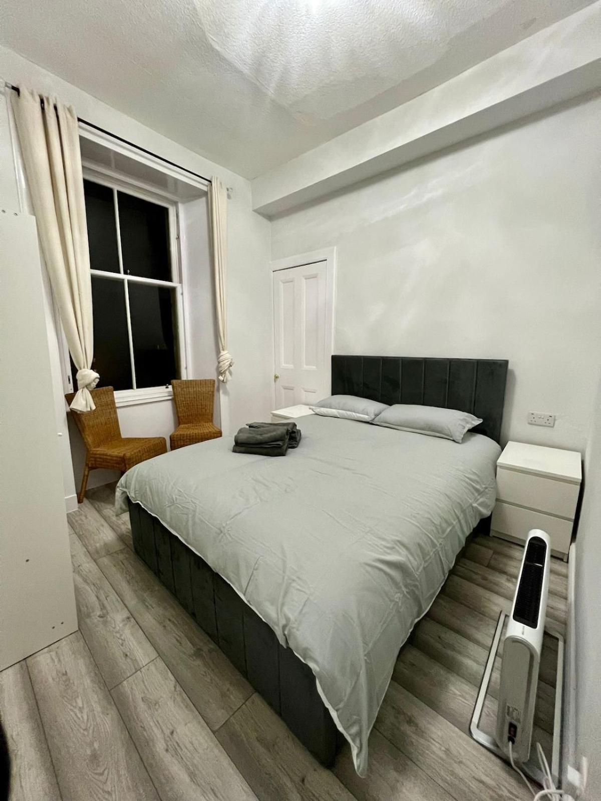 Old Town Royal Mile 2 Bedrooms * Edinburgh
