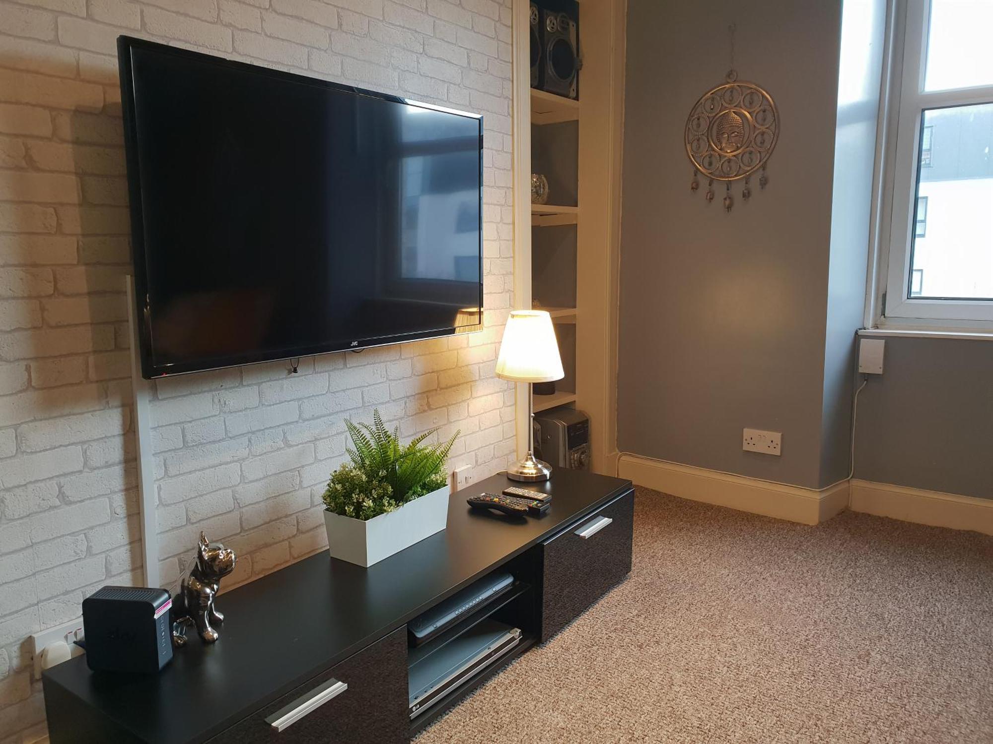 Apartment The Broughton - Modern 1 Bed Flat - Walking Distance From Centre