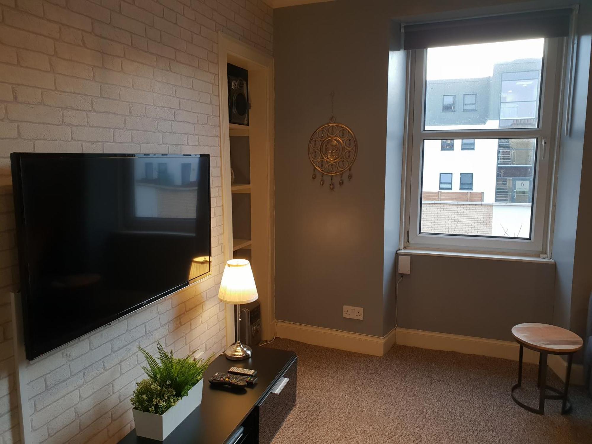Apartment The Broughton - Modern 1 Bed Flat - Walking Distance From Centre *