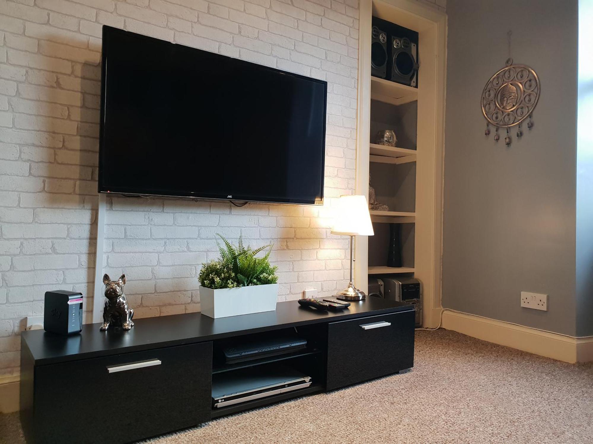 The Broughton - Modern 1 Bed Flat - Walking Distance From Centre *