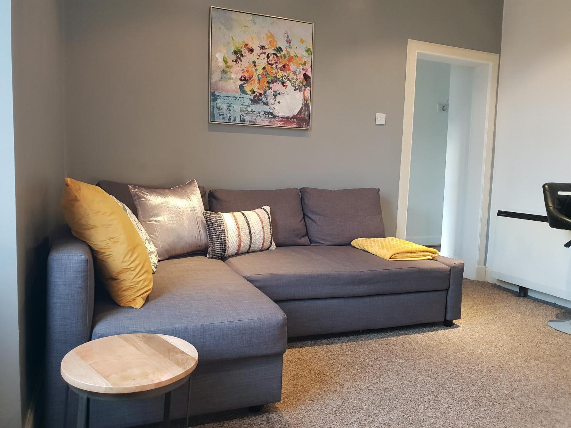The Broughton - Modern 1 Bed Flat - Walking Distance From Centre
