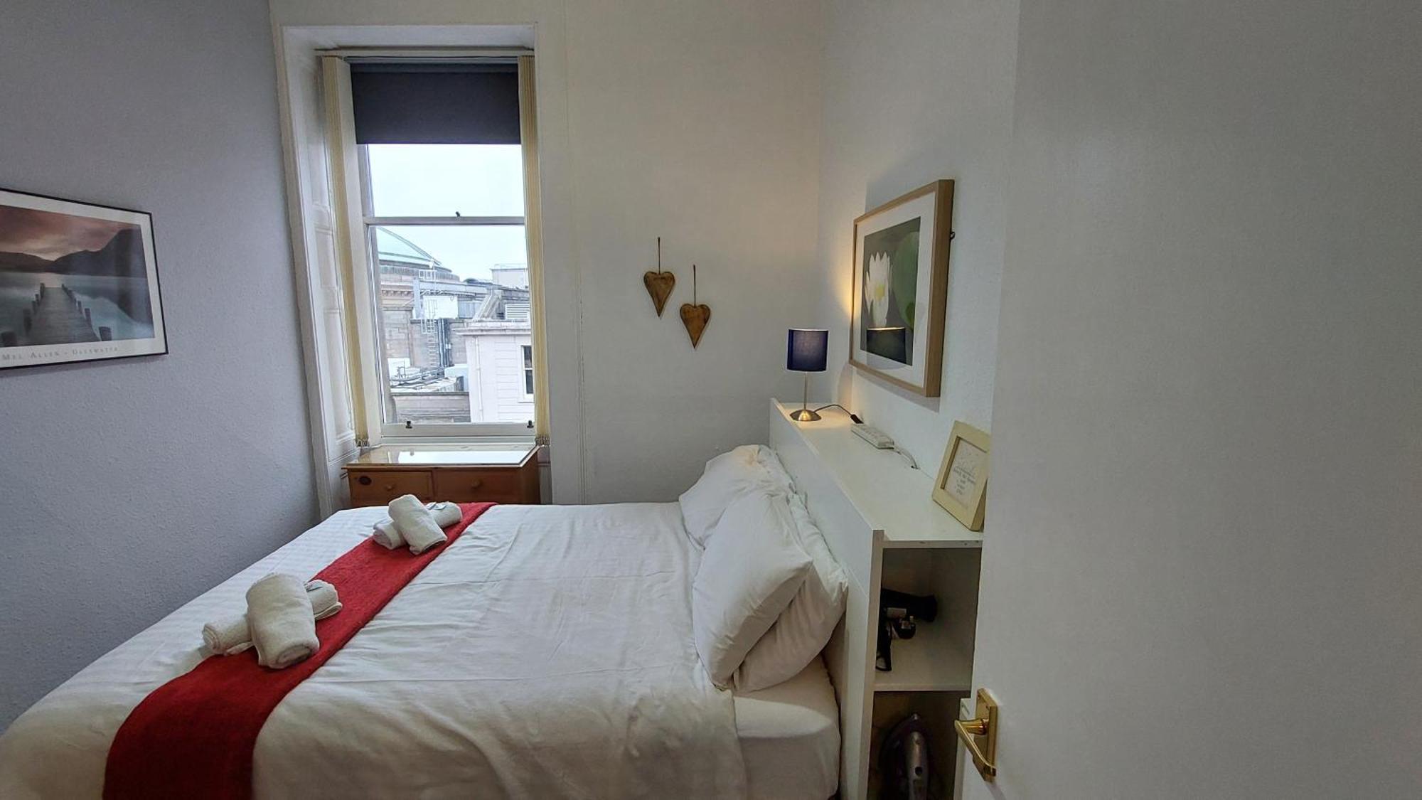 Grindlay Street Residence, 2 Bedroom, 2 Bathroom Close To Castle