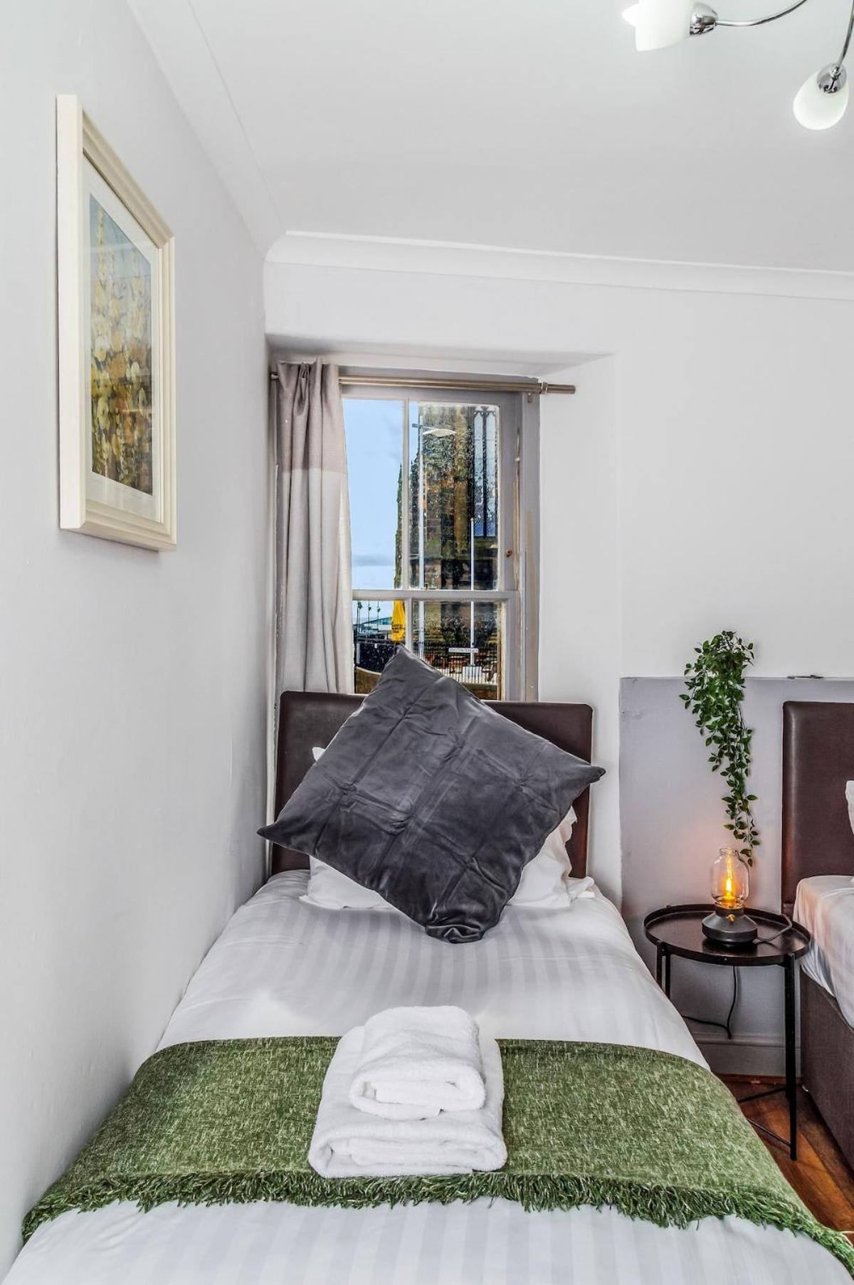 Cozy At Castle, Parking Edinburgh
