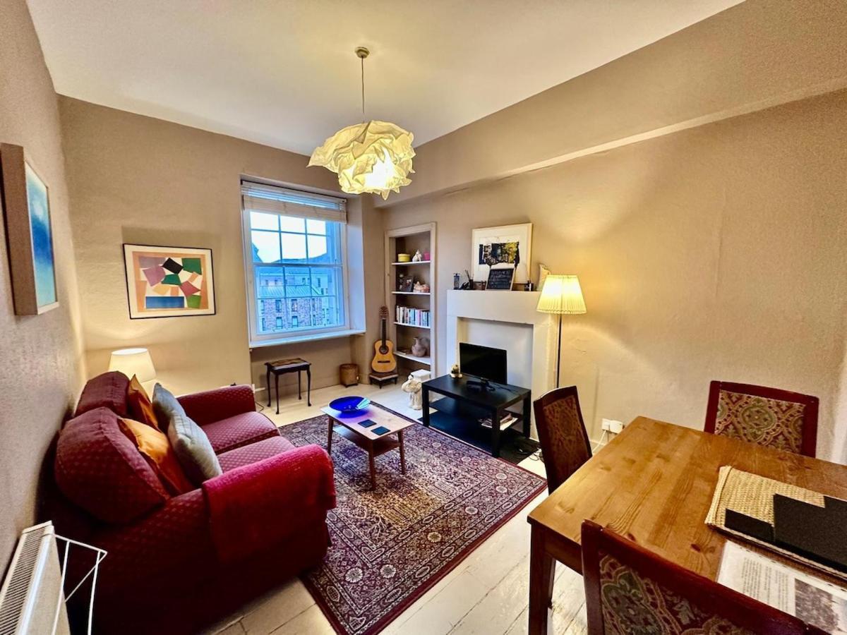 Boho Old Town Base Apartment Edinburgh