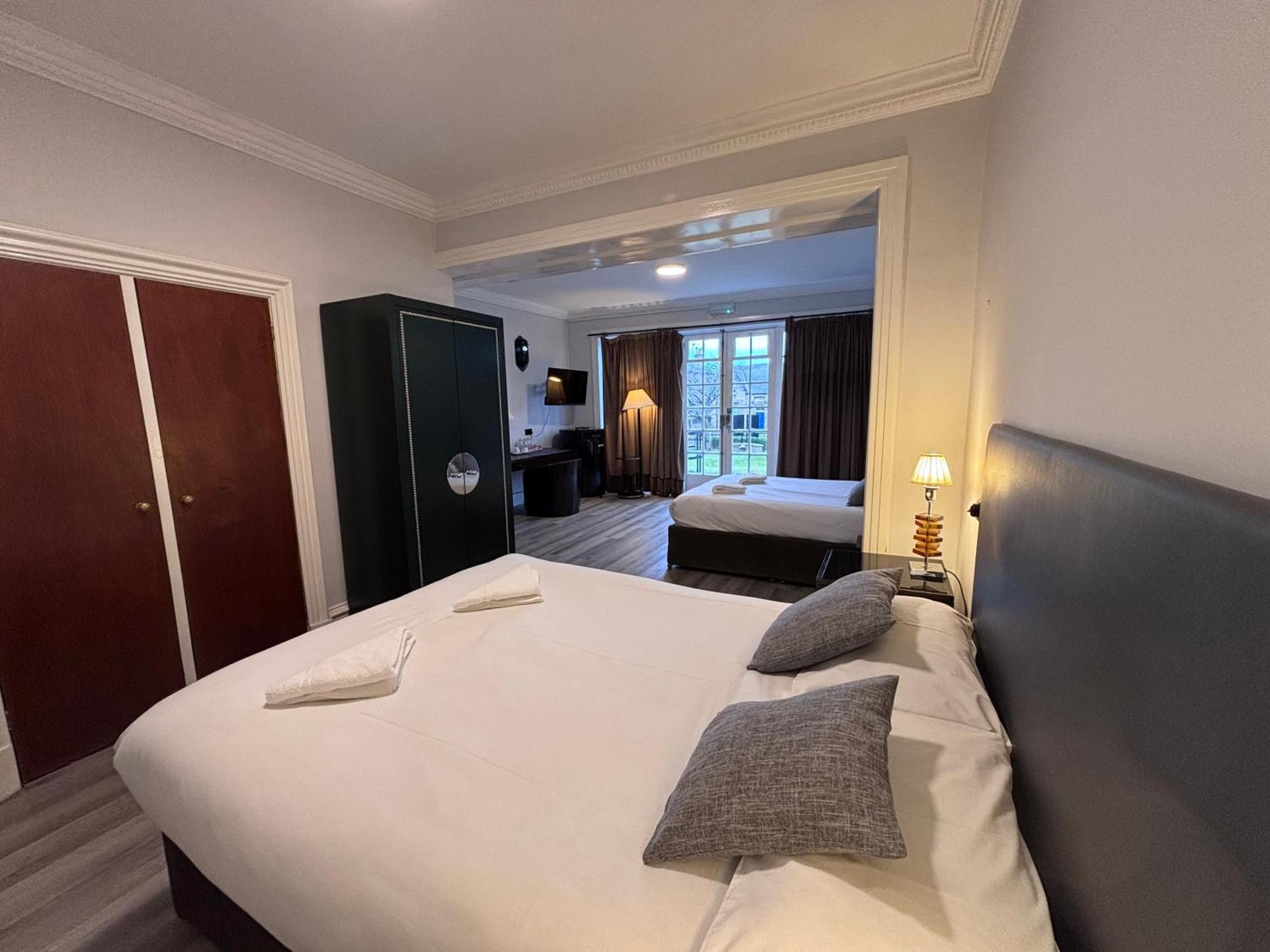 No6 West Coates Hotel 3*