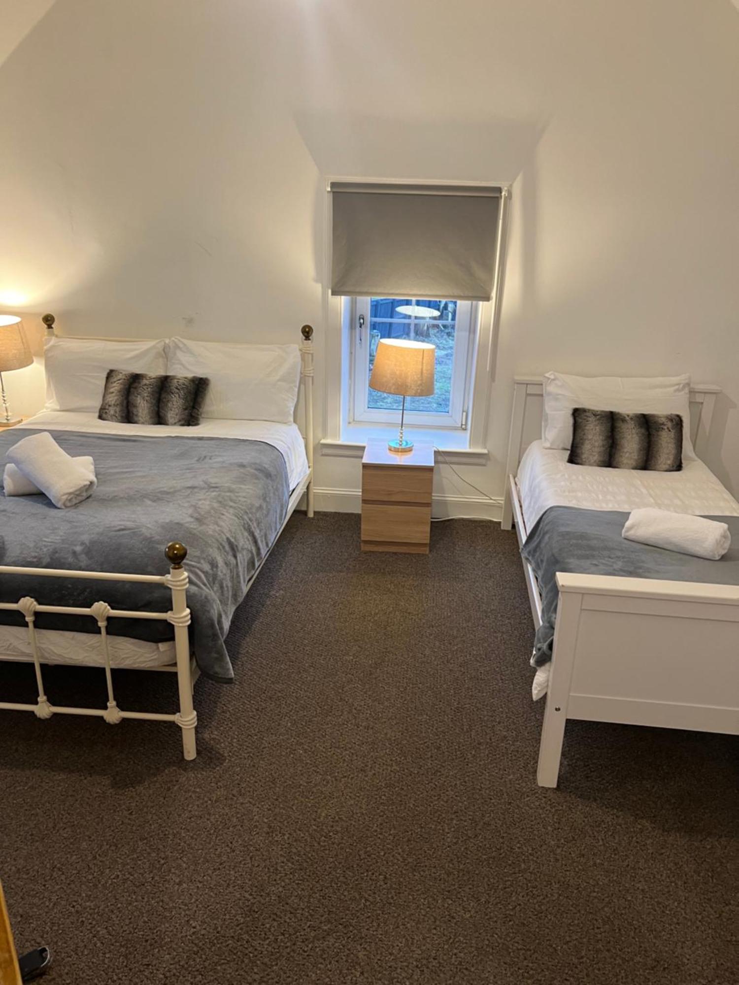 4 Bed Near Airport