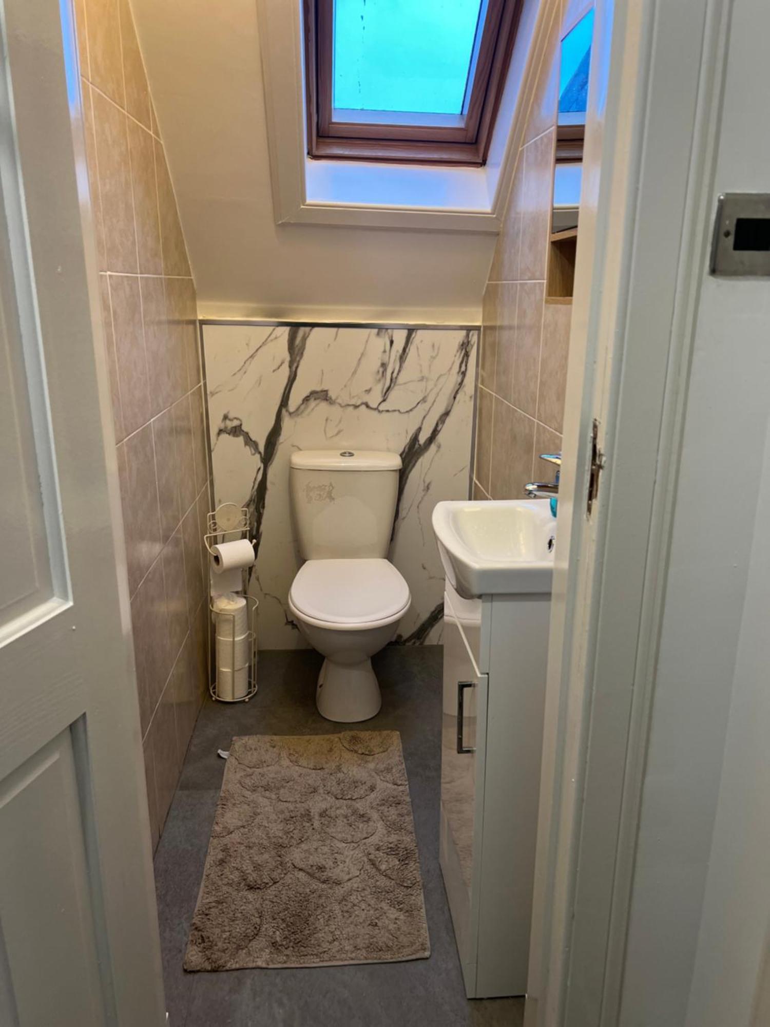 4 Bed Near Airport *