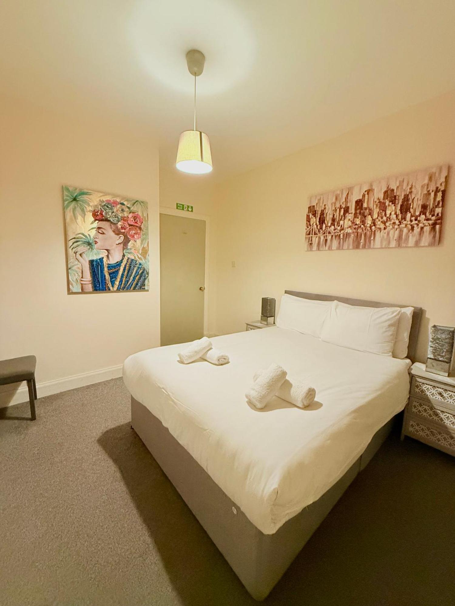 Two Bedroom Apartment-central Edinburgh-old Town-licensed EDI