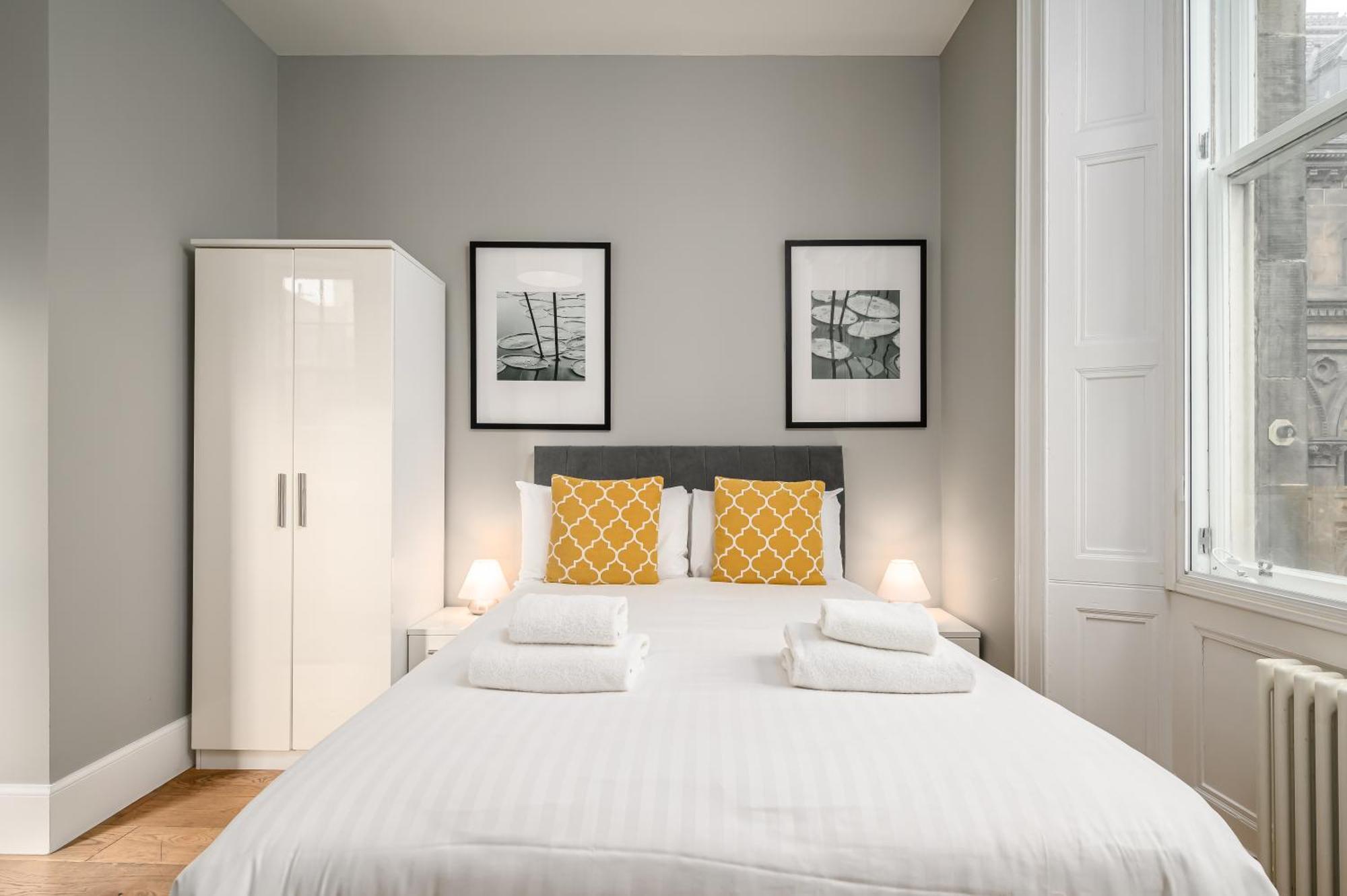 Destiny Scotland - St Andrew Square Apartment EDI