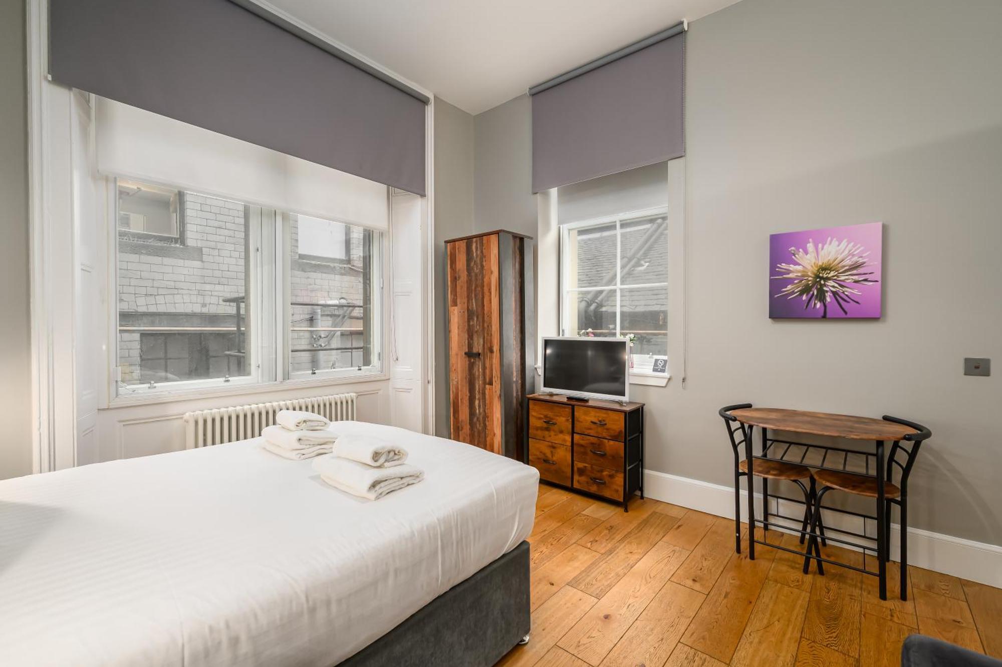 Apartment Destiny Scotland - St Andrew Square EDI