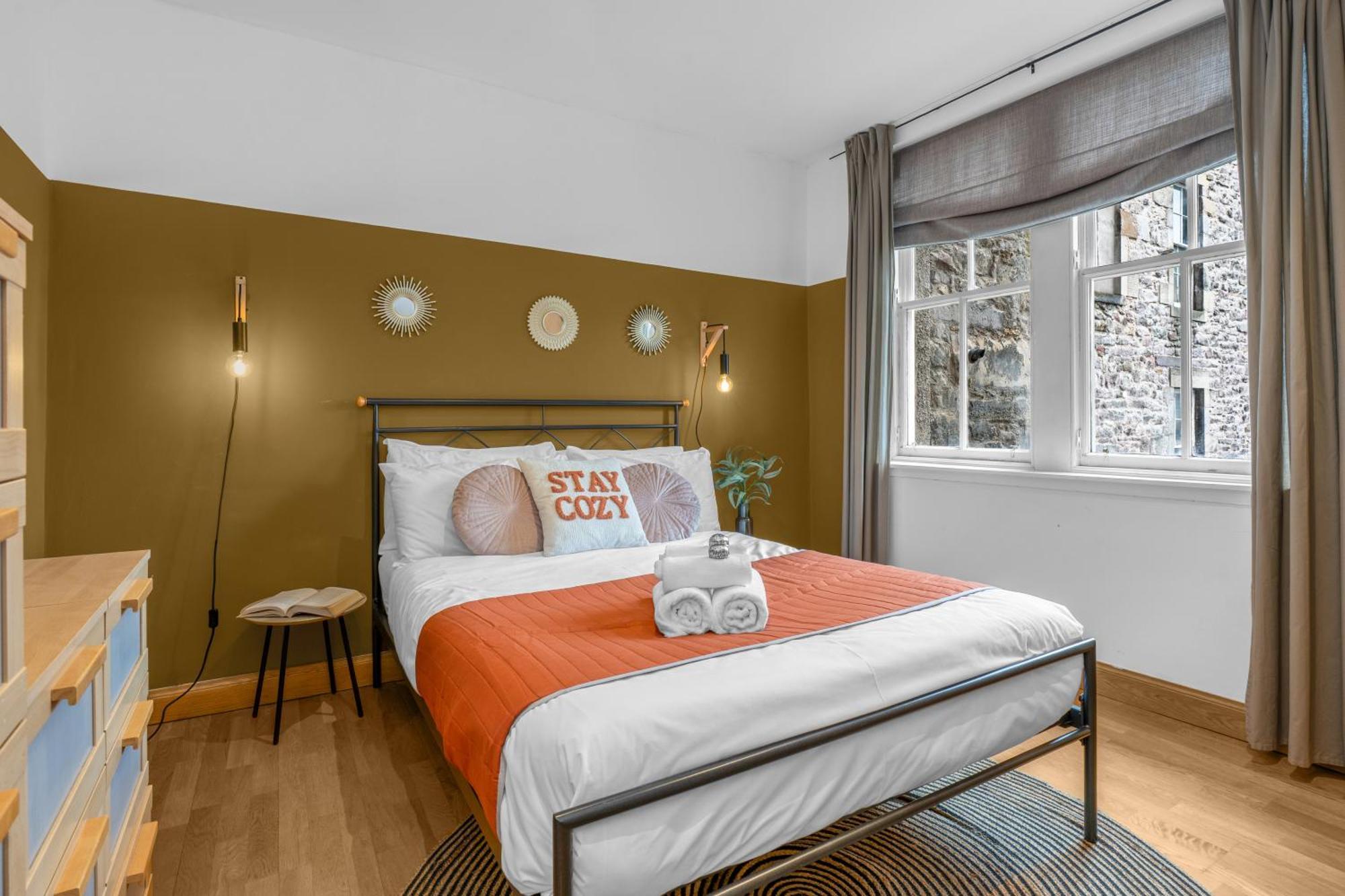 Old Town Romantic Getaway Apartment *