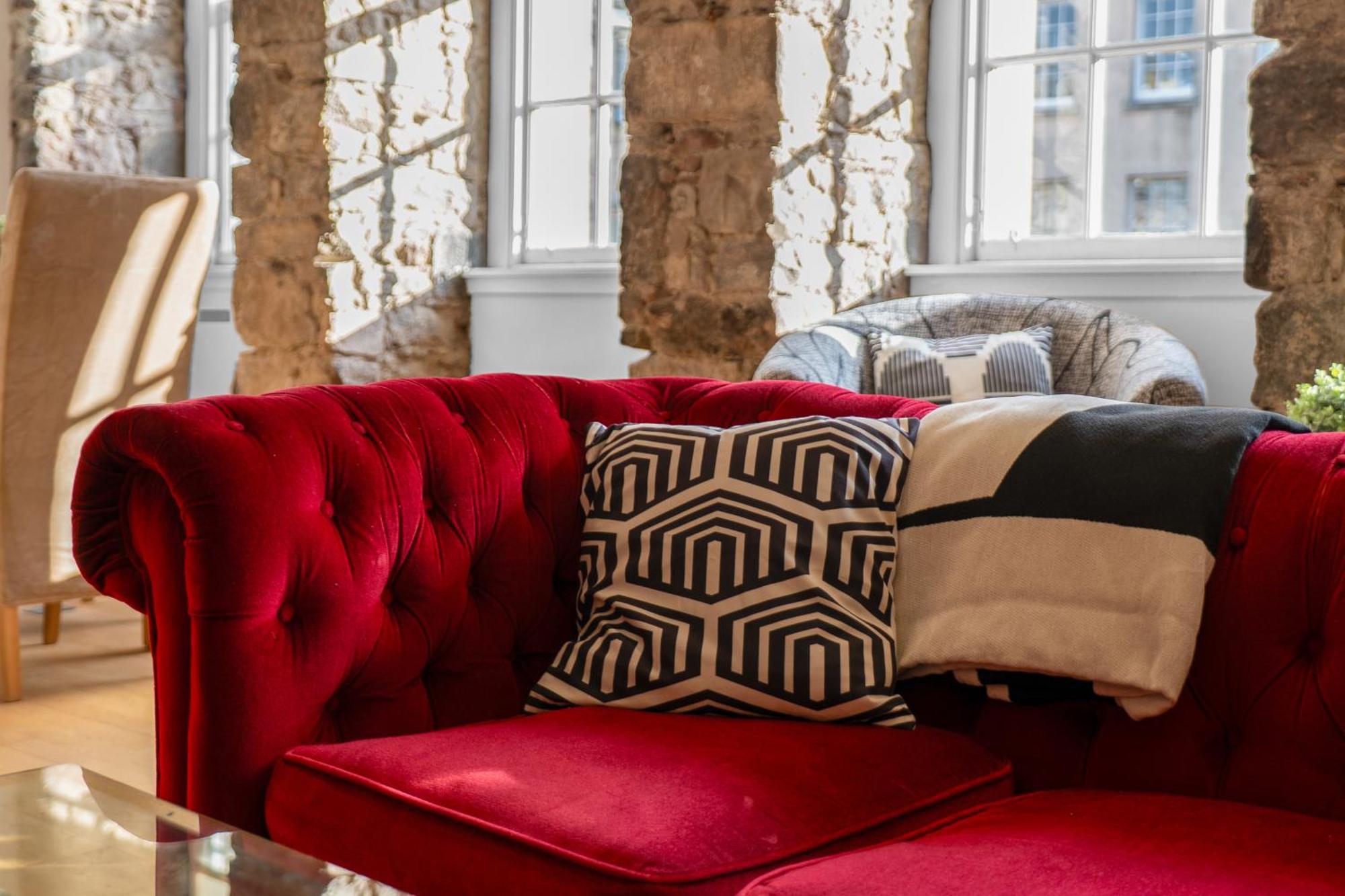 Old Town Romantic Getaway Apartment *