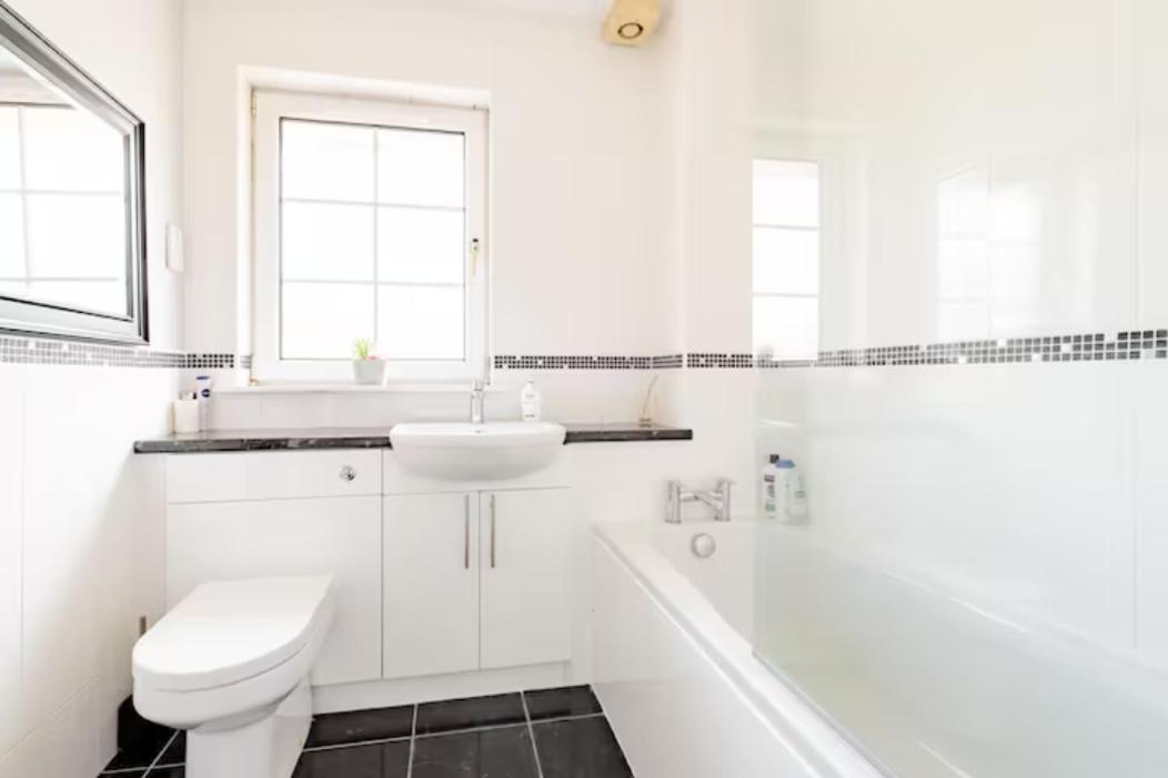 Double With Private Bathroom And Parking Homestay Edinburgh