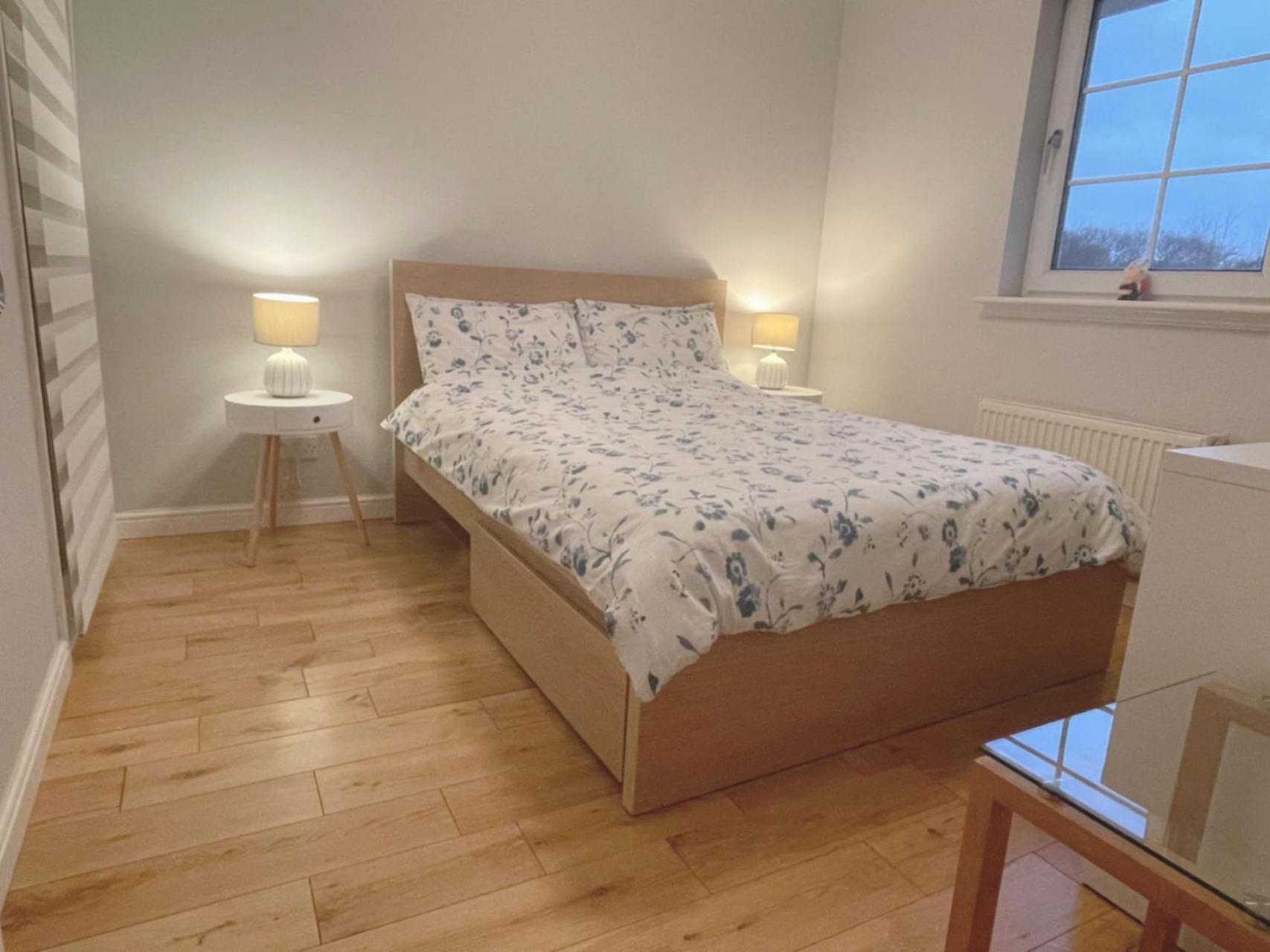 Double With Private Bathroom And Parking