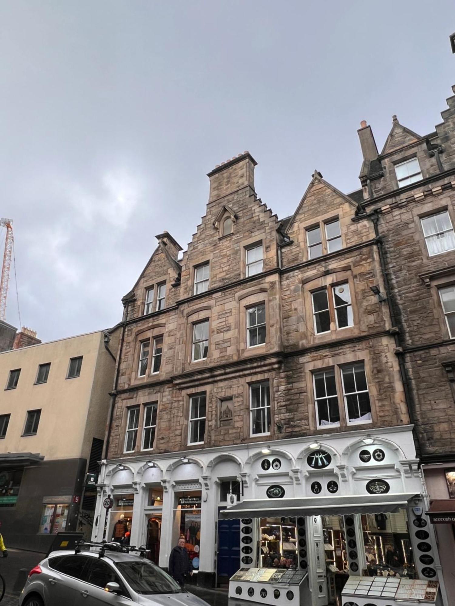 John Knox's On Edinburgh's Royal Mile Apartment